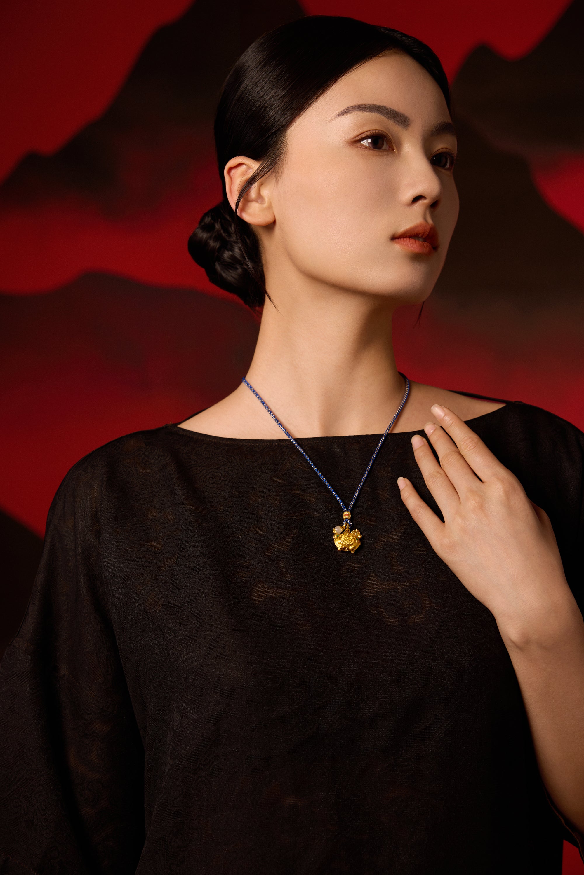 "Chinese Culture Collection - Dan Qing" 24K Gold Pendant Braided Rope Diamond 0.0024ct Hetian Jade 5.8-6.3mm    Horse 15.5-18g W0436250