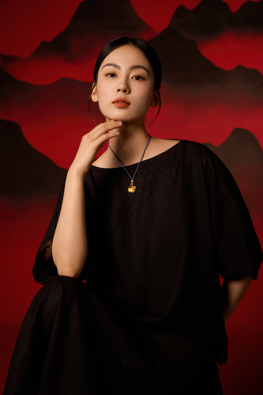 "Chinese Culture Collection - Dan Qing" 24K Gold Pendant Braided Rope Diamond 0.0024ct Agate 6-6.5mm Horse 15-17.5g W0436268