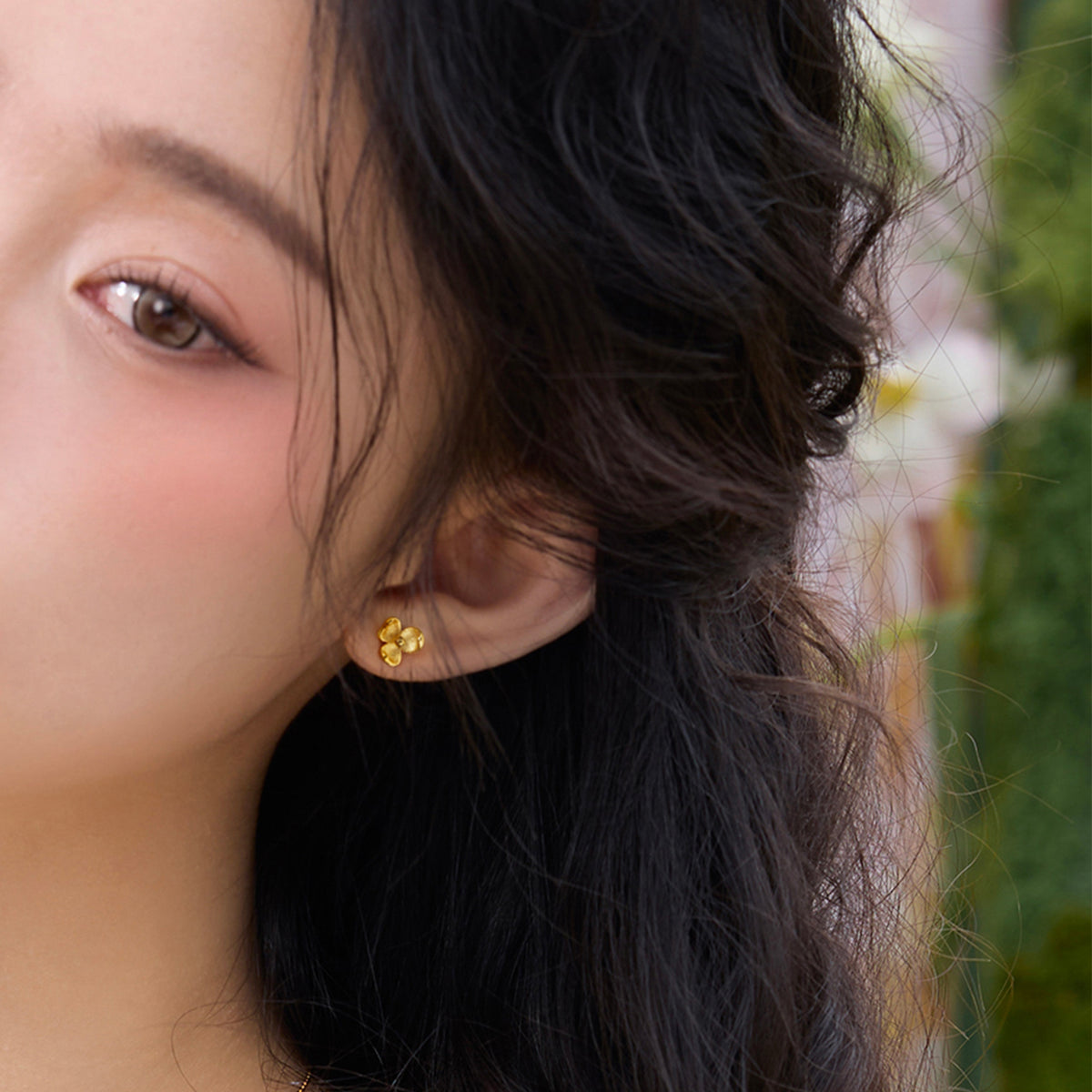 “Dream in the Garden” 999 24K Gold Earrings Flower 1.65-1.97g A0914954