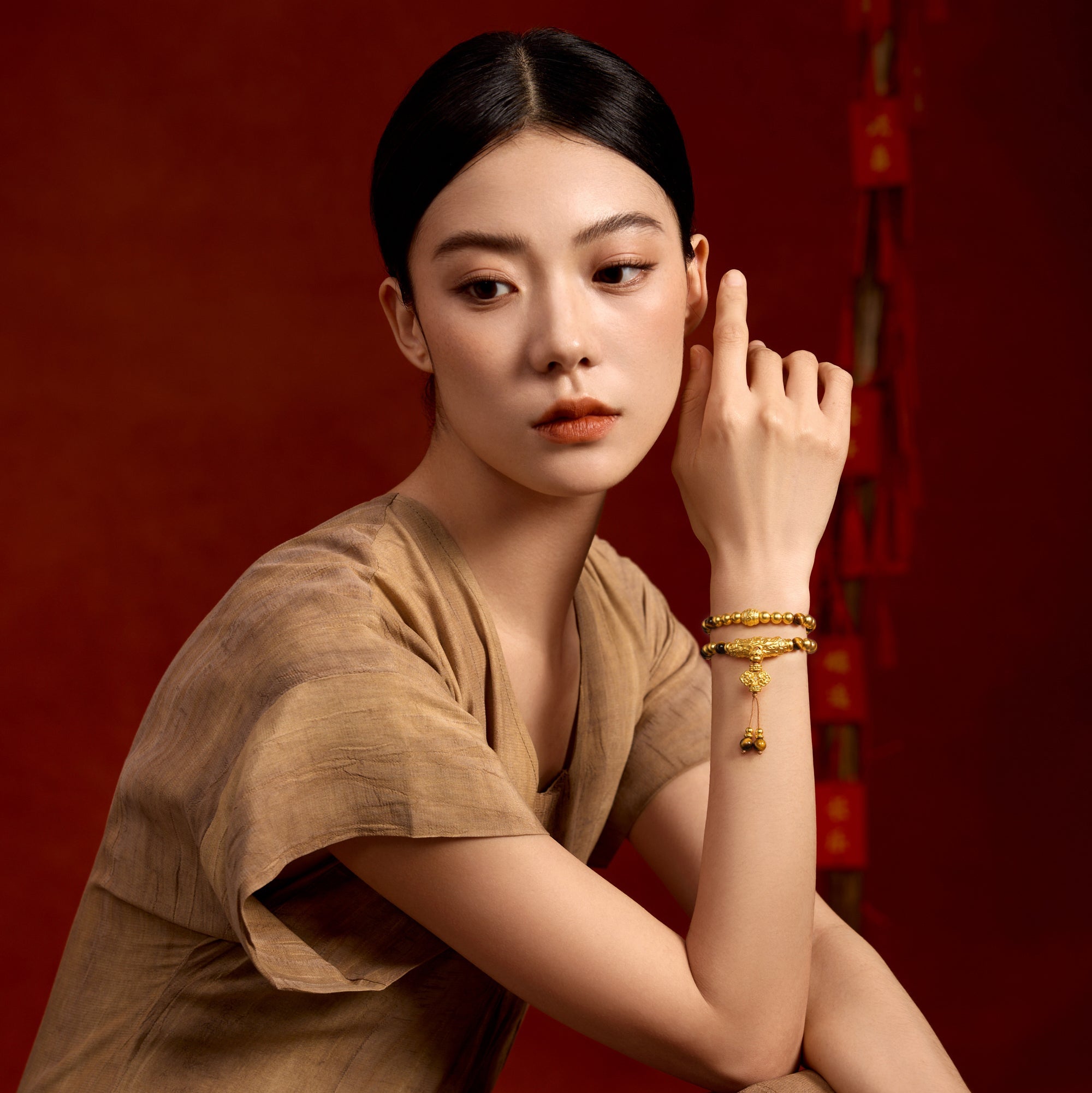 "Jiuhua Mountain" 24K Gold String Bracelet Wood Transformation Stone Engraved Ruyi Tassel 6-6.5mm 35cm A1936212