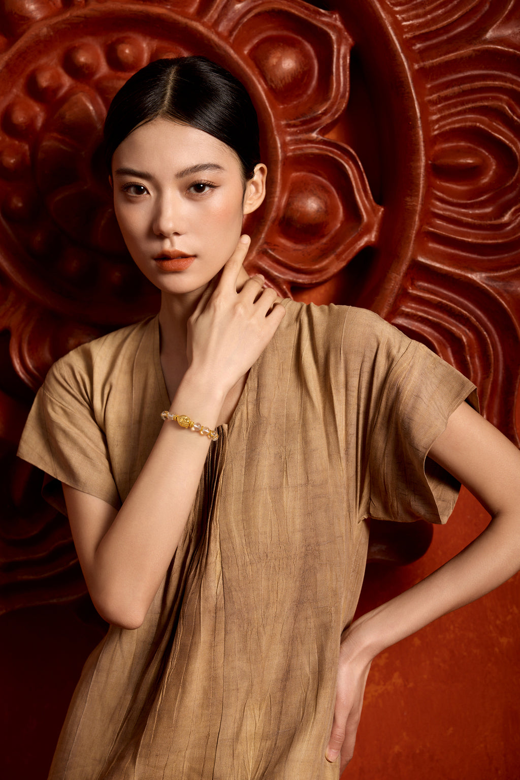 "Jiuhua Mountain" 24K Gold Crystal Bracelet 5-7g J1935451