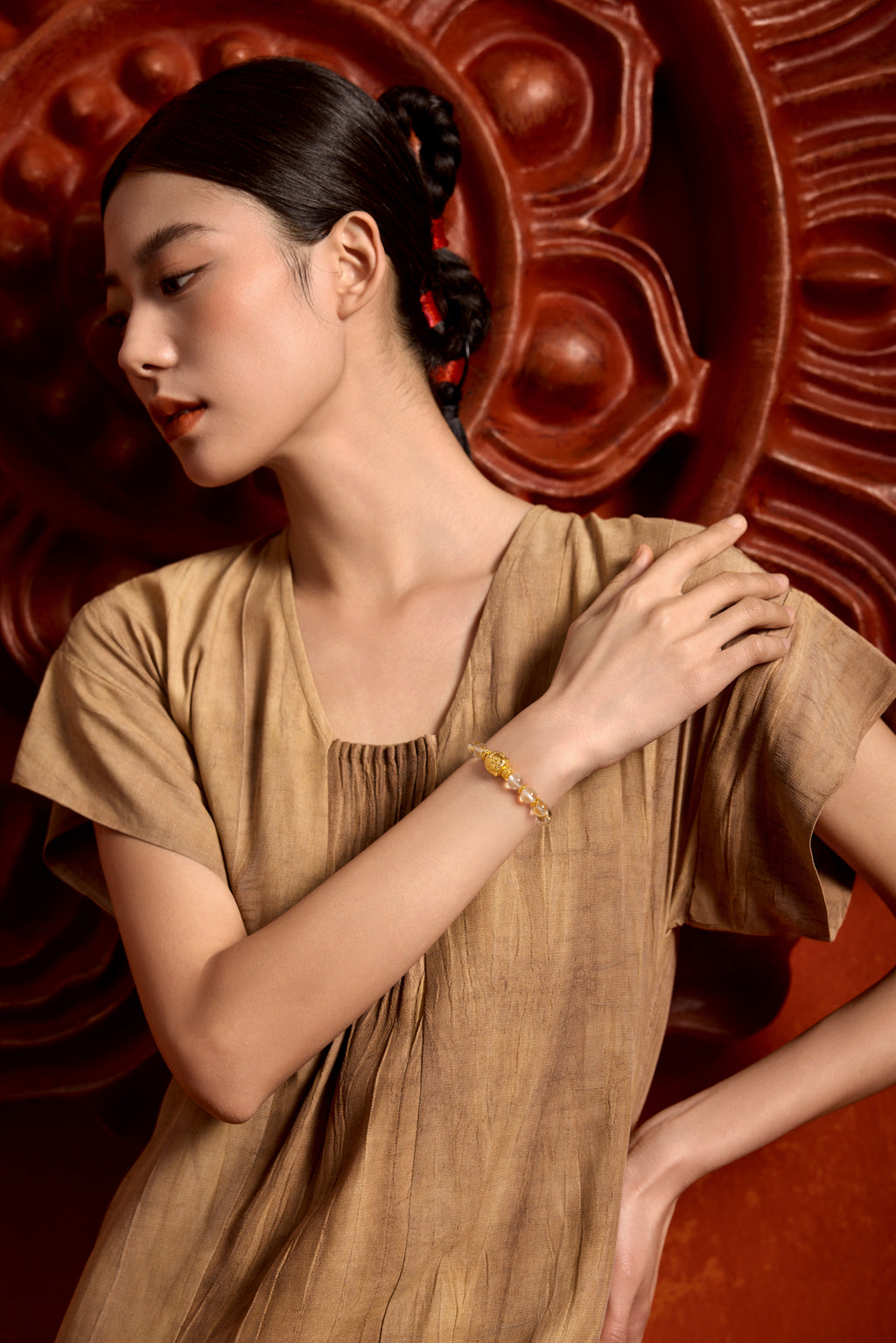 "Jiuhua Mountain" 24K Gold Crystal Bracelet 5-7g J1935451