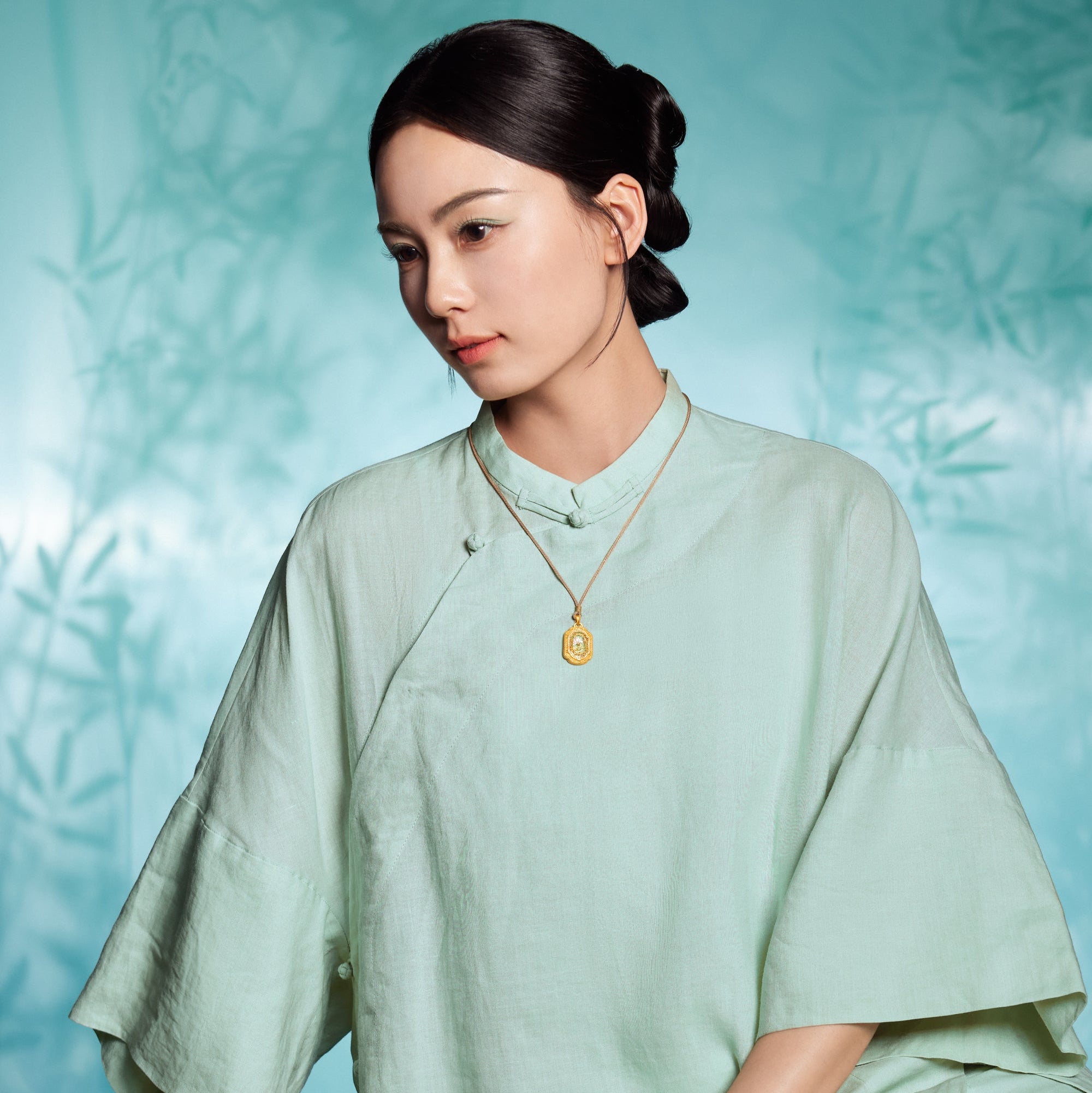 中國文化收藏 - 汝窯 24K 金吊墜 鑽石 0.0045克拉 貝殼蓮花 12.5-14.5克 W0448091