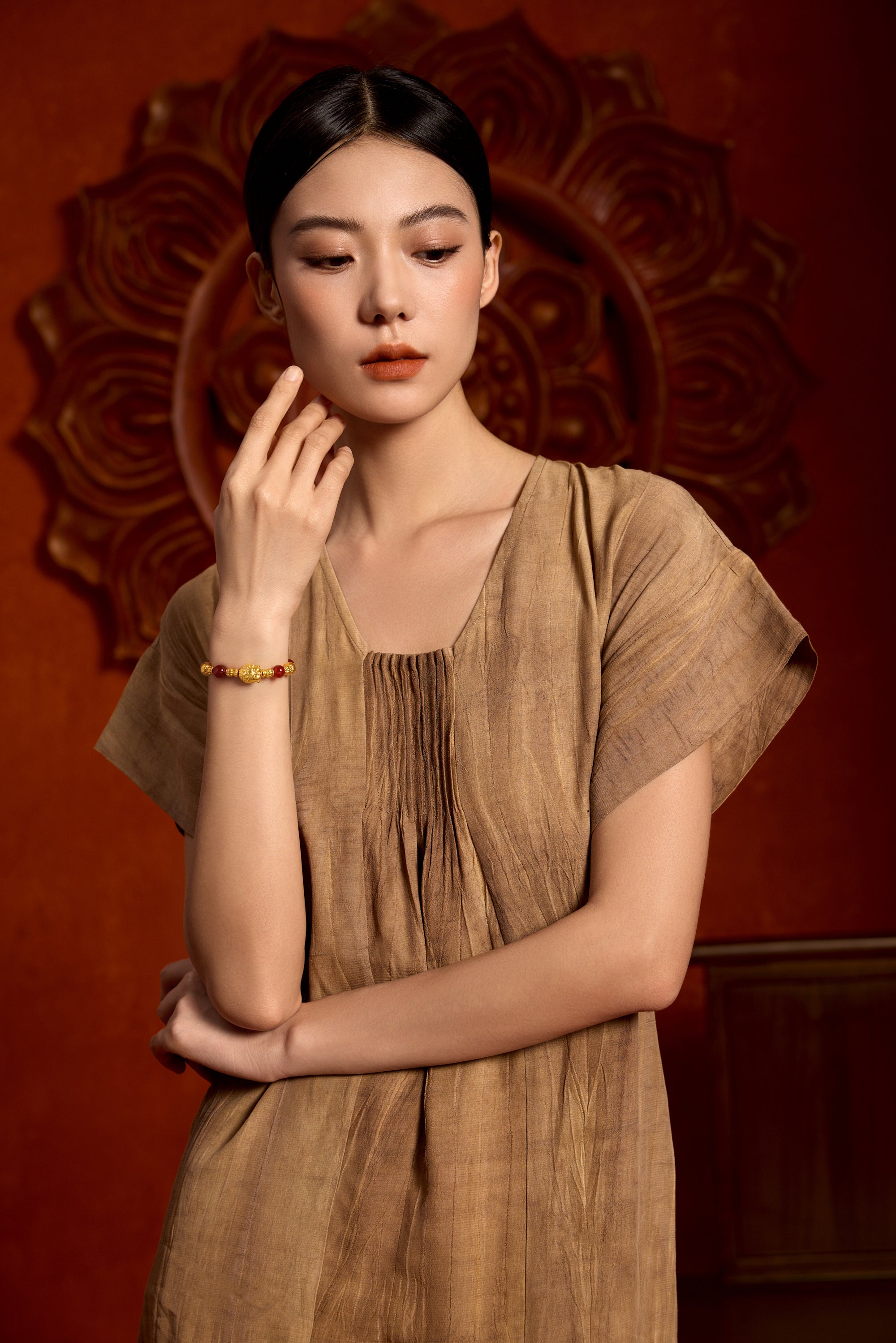 "Jiuhua Mountain" 24K Gold Agate Bracelet 7-9.5g J1935521
