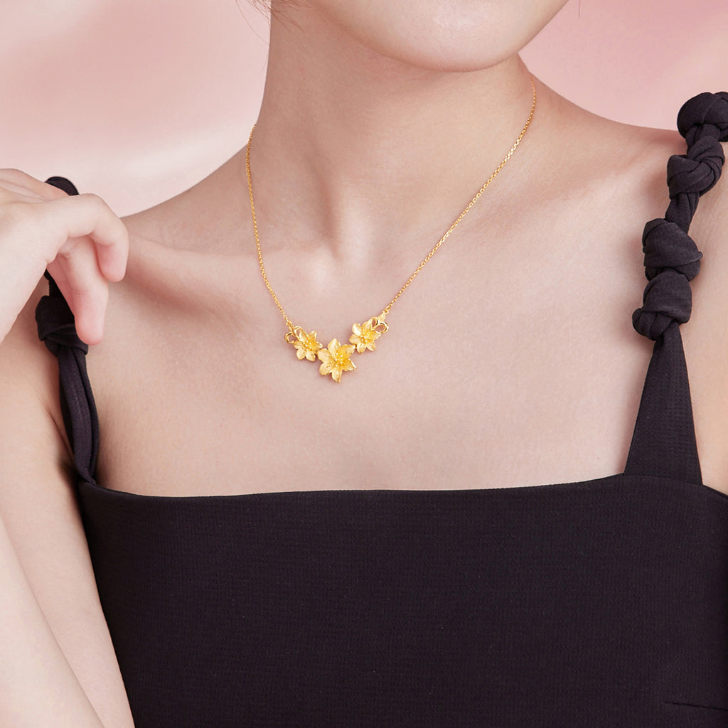999 24K Gold Pendant Necklace Flower 9.2-10g A0612516