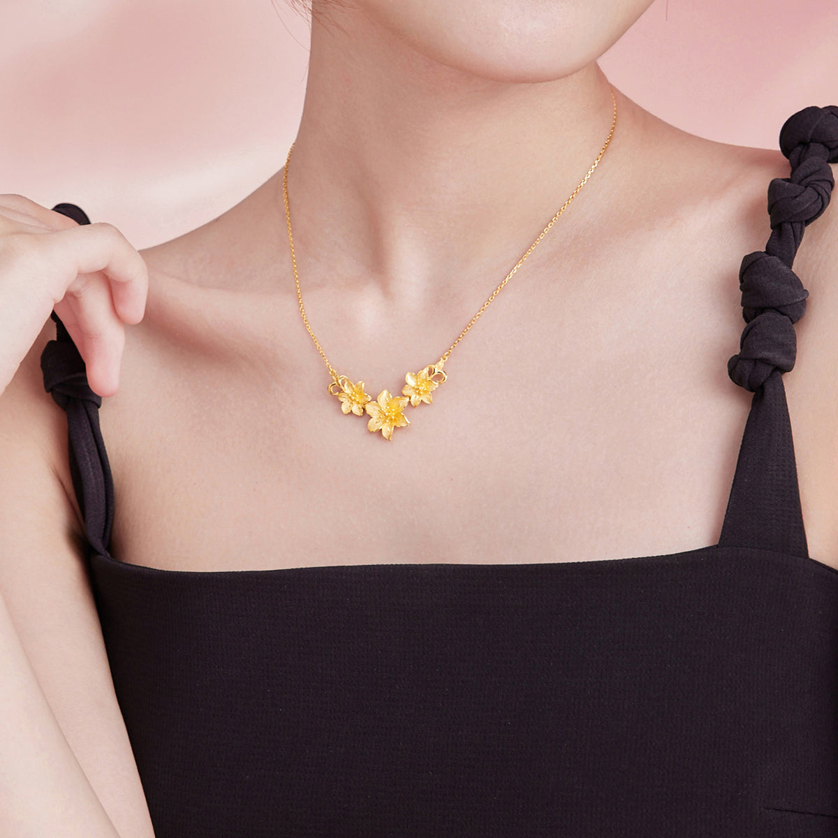 999 24K Gold Pendant Necklace Flower 9.2-10g A0612516