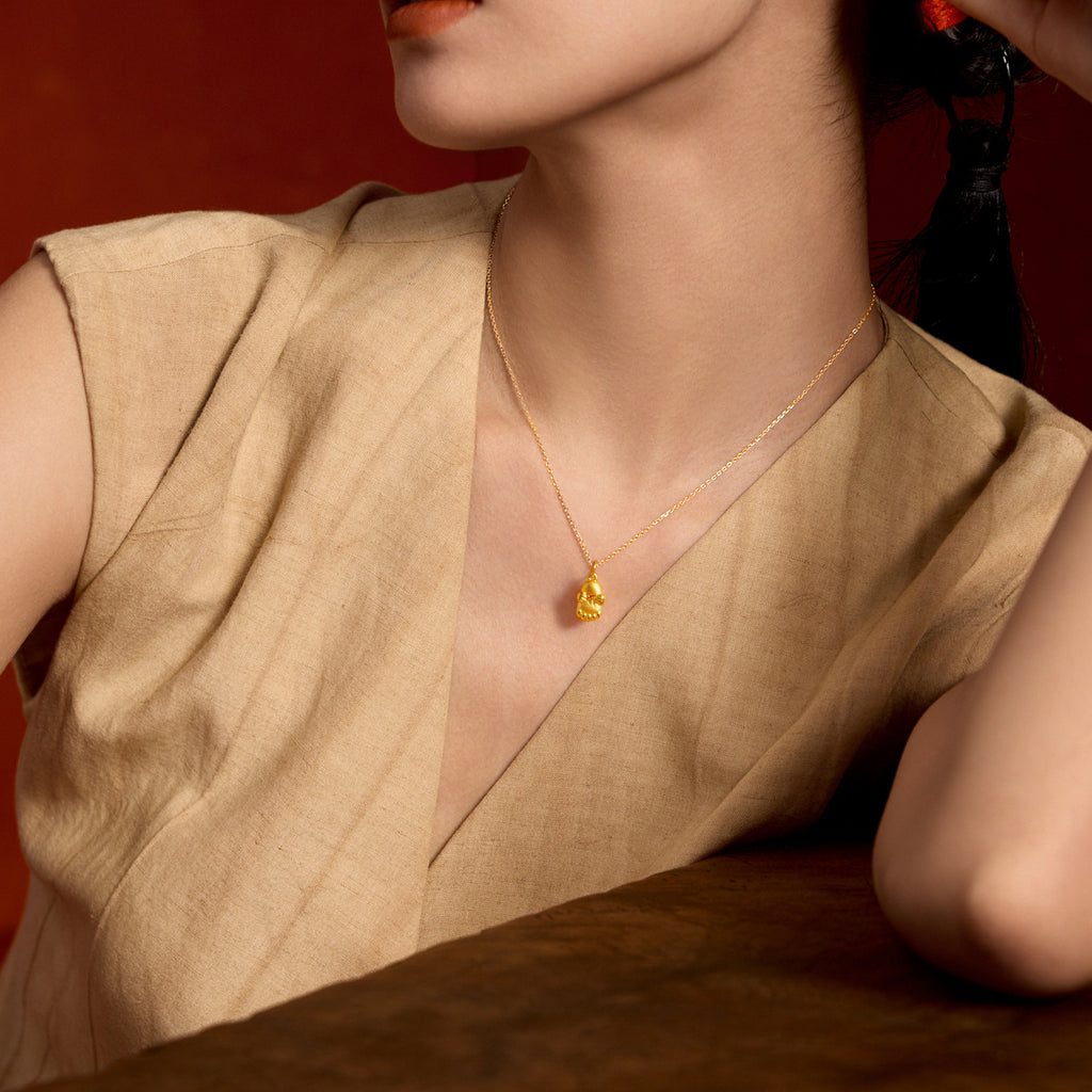 "Jiuhua Mountain" 24K Gold Pendant Mudras A0415256