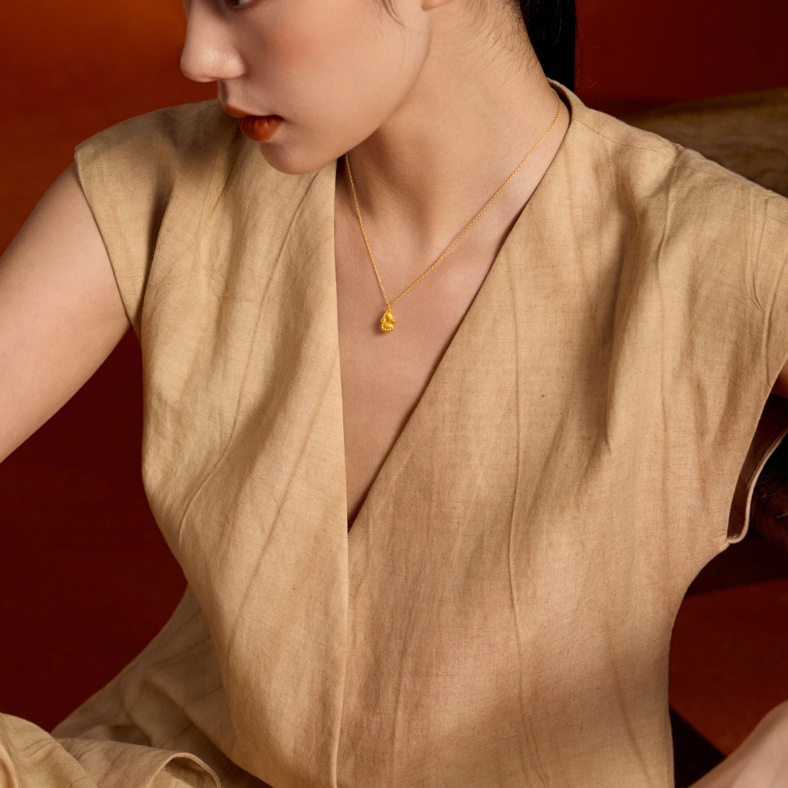 "Jiuhua Mountain" 24K Gold Pendant Mudras A0415256