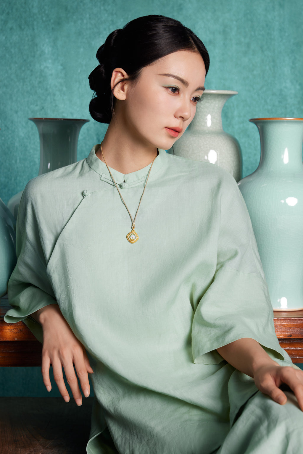 "Chinese Culture Collection - Ru Ware" 999 24K Gold Pendant0.0045ct Lotus 10-12g W0448093