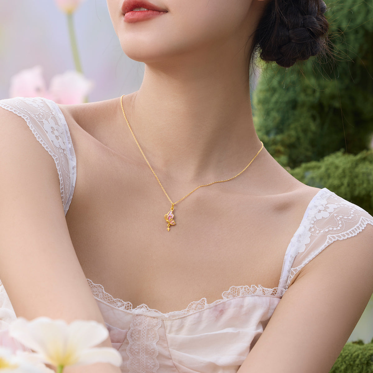 “Dream in the Garden” 24K Gold Pendant Butterfly 1-1.3g A0415065