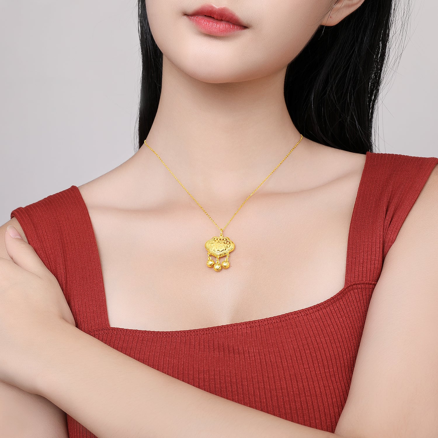   999 24K Gold Pendant              Peace Lock 6-7g AA047505