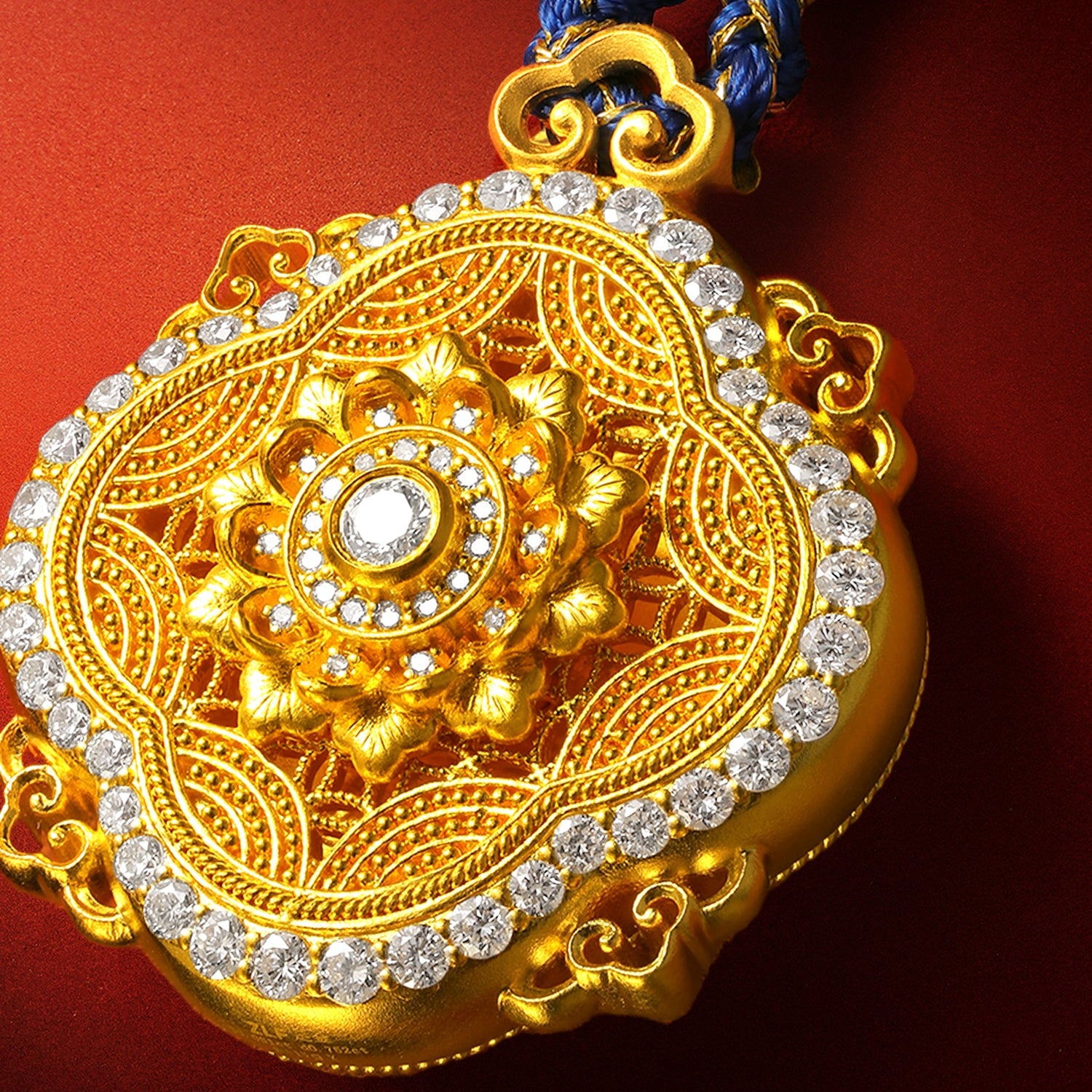 "Chinese Culture Collection - Dan Qing" 24K Gold Pendant Braided Rope Diamond 0.06ct 0.006ct Along the River During the Qingming Festival 23.8-27.8g W0436614