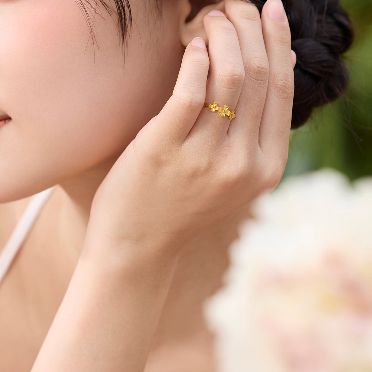 “Dream in the Garden” 24K Gold Ring Flower 2.1-2.7g A0115910