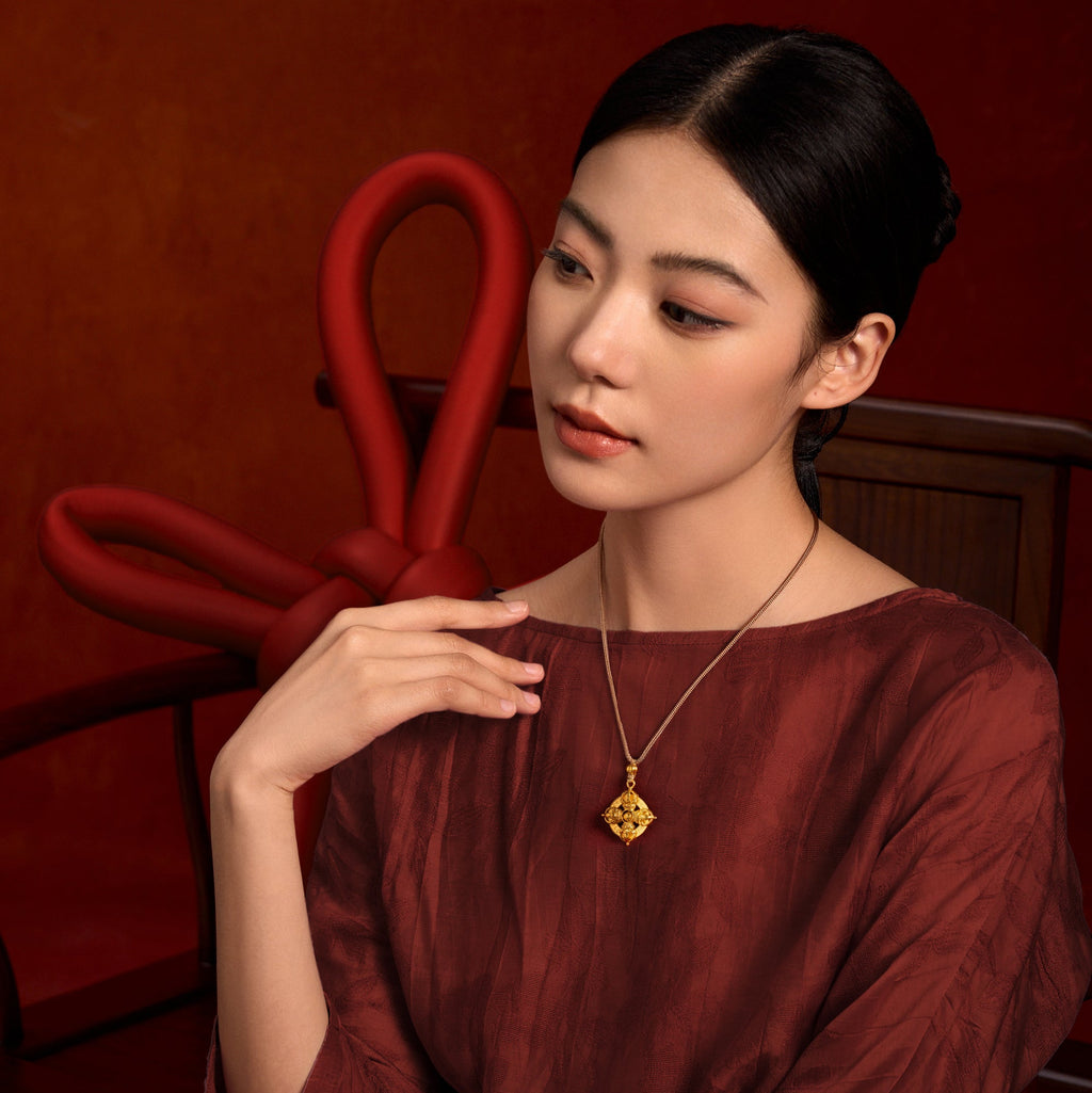 "Jiuhua Mountain" 24K Gold Diamond Rotatable Vajra Square Pendant 0.002ct W0434747
