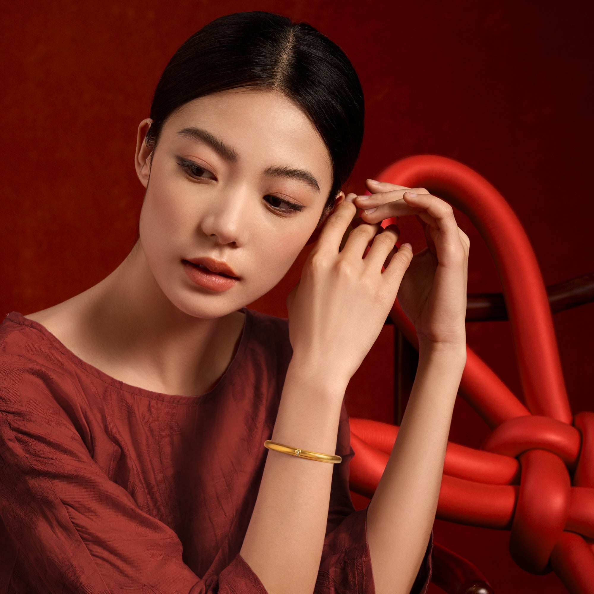 "Jiuhua Mountain" 24K Gold Diamond Engraved Closed Bangle W1030222