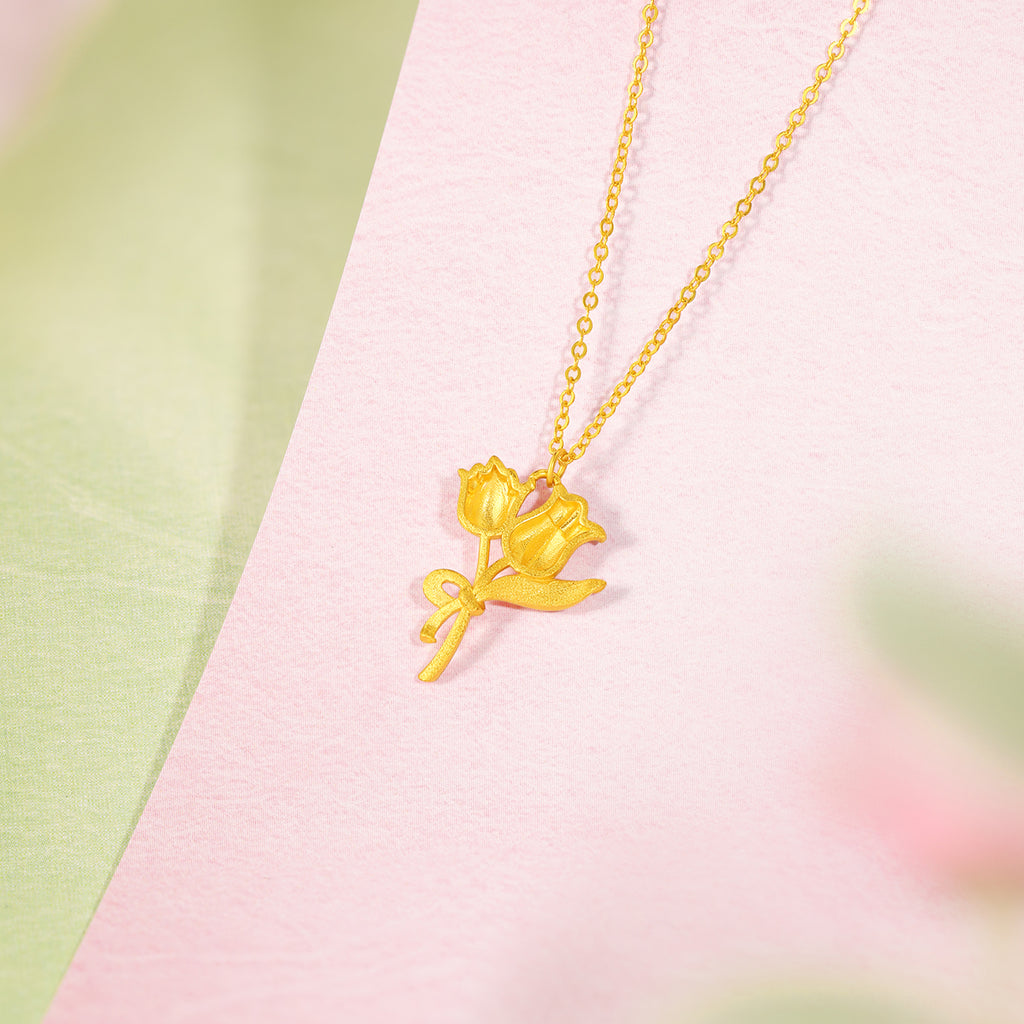 “Dream in the Garden” 24K Gold Pendant Necklace Flower 3.3-3.7g A0614994