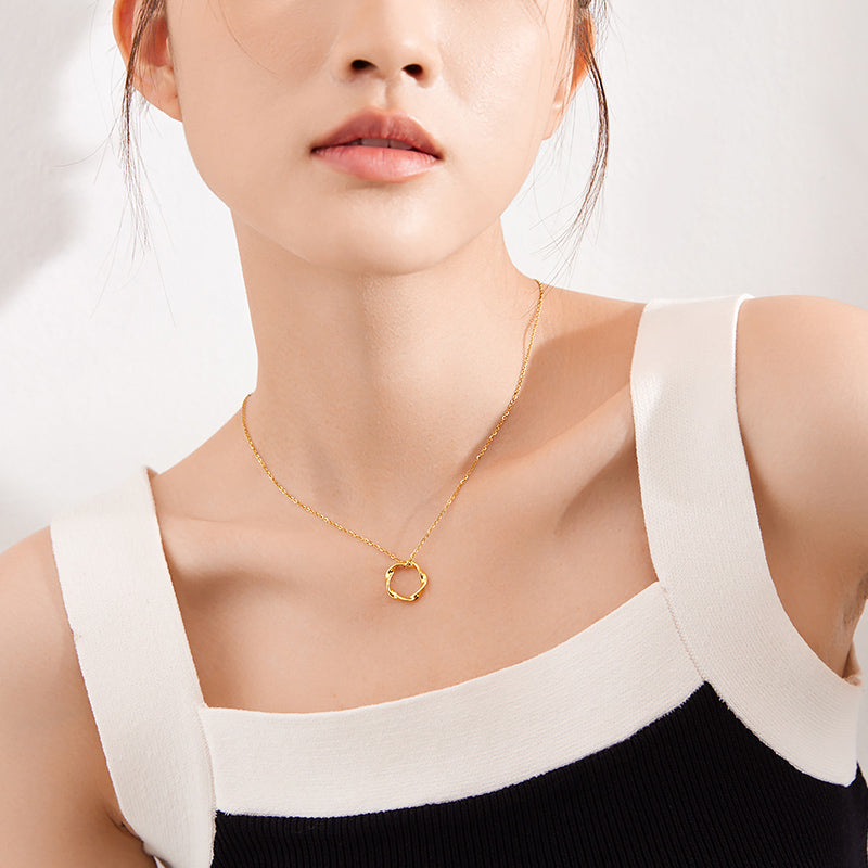 "Infinite" 24K Gold Pendant Mobius strip 1.35-1.65g A0411001