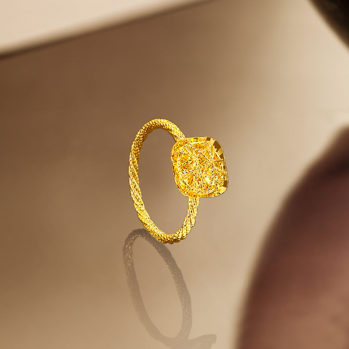 24K Gold Ring 2.19-2.49g A0122905
