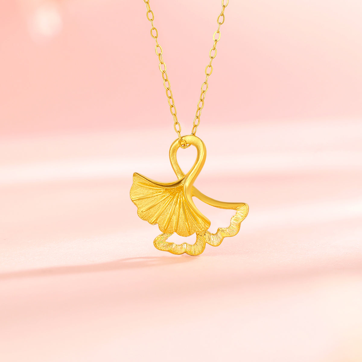 999 24K Gold Pendant Ginkgo leaf 1.45-1.85g A0412810