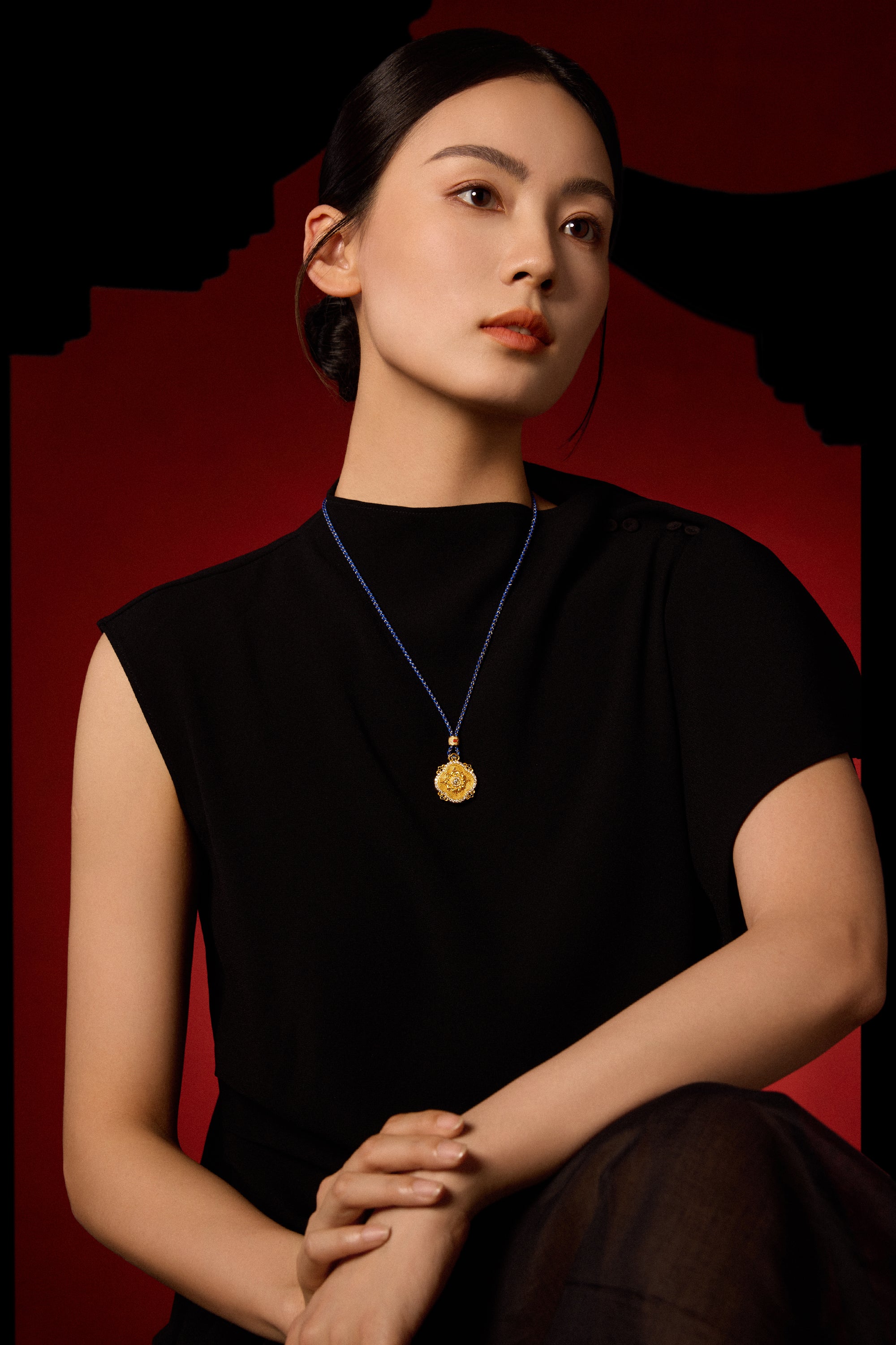 "Chinese Culture Collection - Dan Qing" 24K Gold Pendant Braided Rope Diamond 0.06ct 0.006ct Along the River During the Qingming Festival 23.8-27.8g W0436614