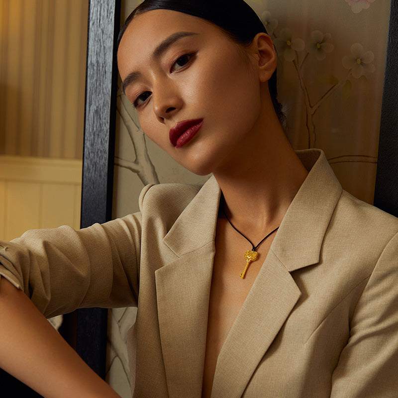 'Antiquity Gold' 999.9 24K Gold Pendant Necklace Key 3.5-4g AA044042