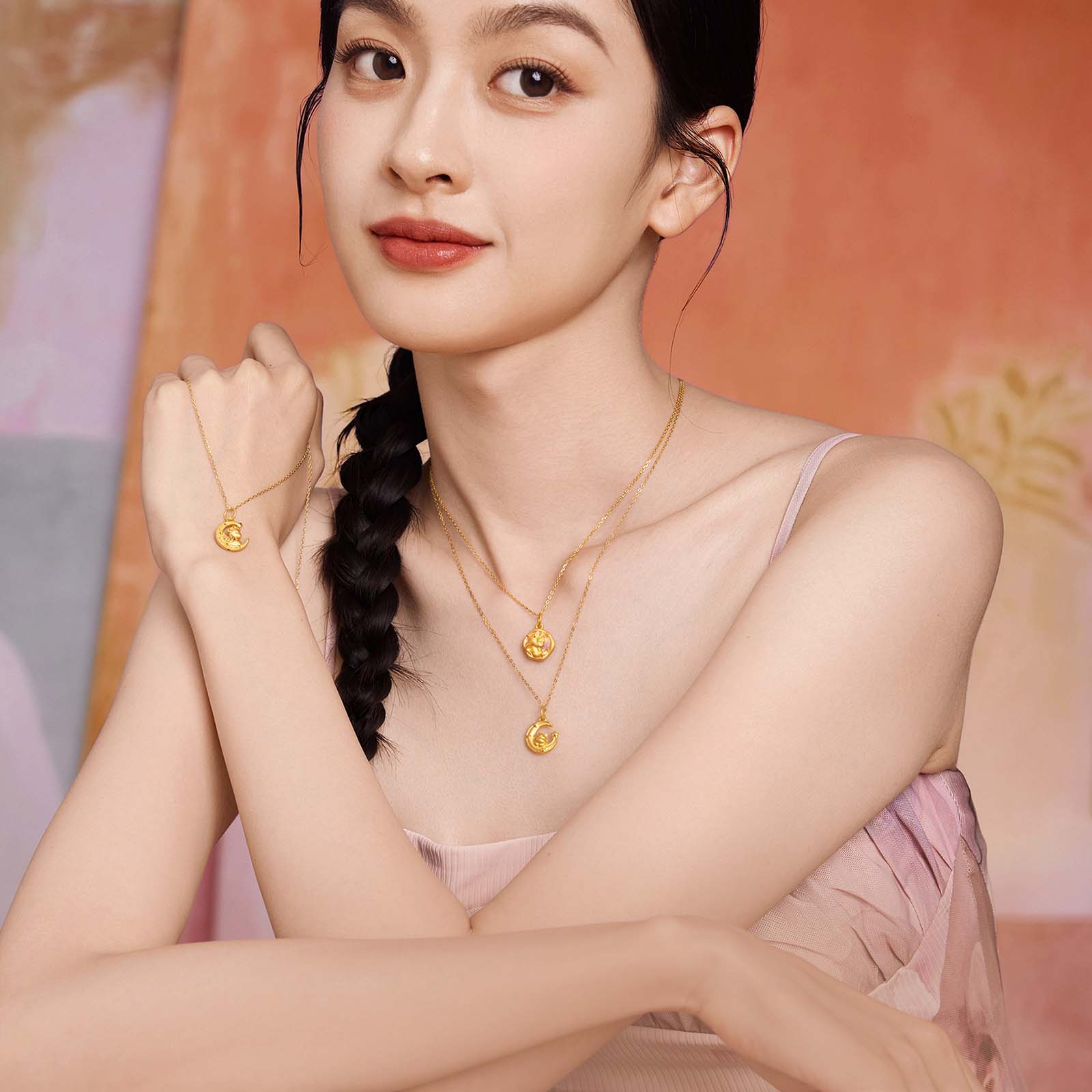 'Year of the Horse' 24K Gold Pendant Moon Horse 1-1.3g A0415517