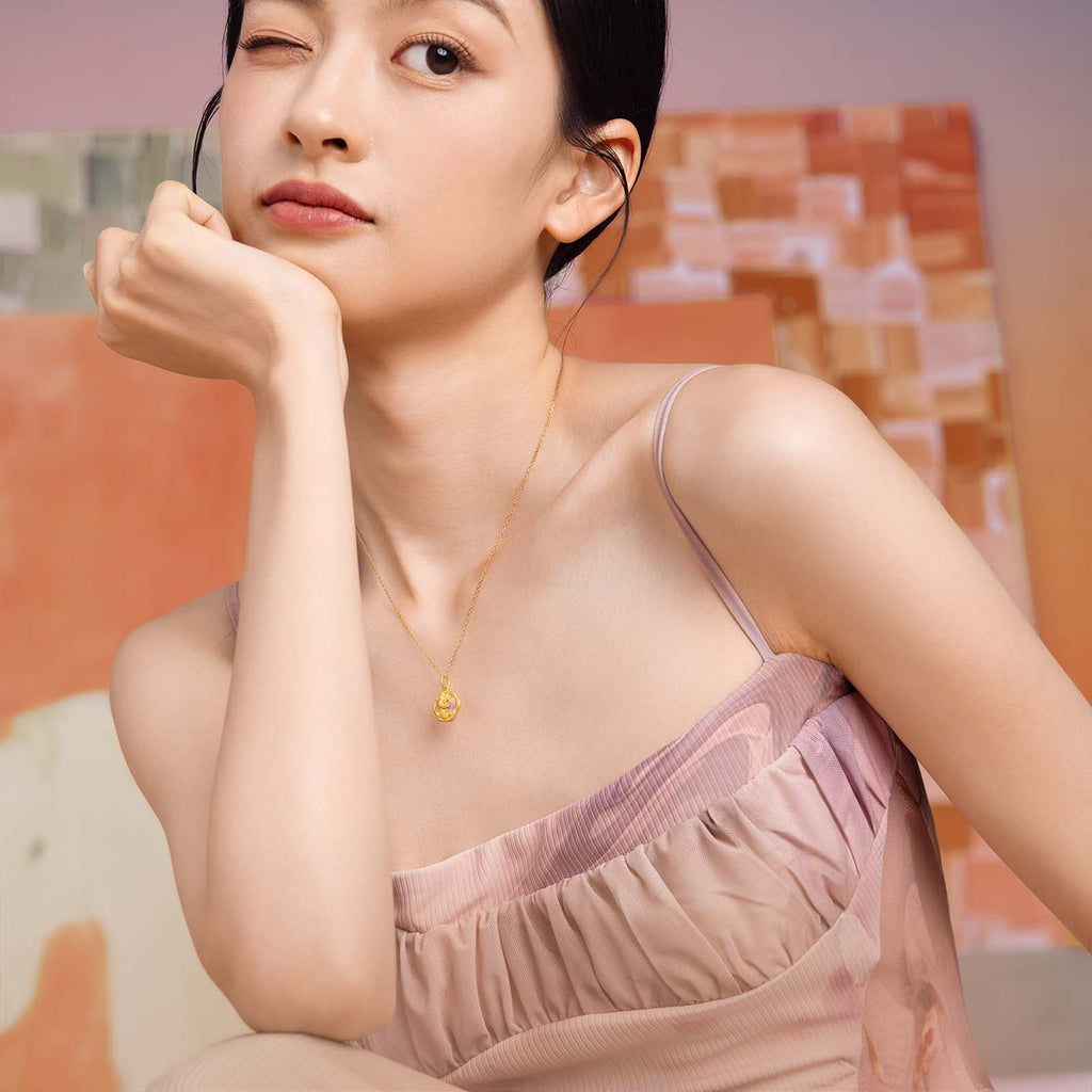 "Year of the Horse" 24K Gold Pendant Moon Horse 1-1.3g A0415519