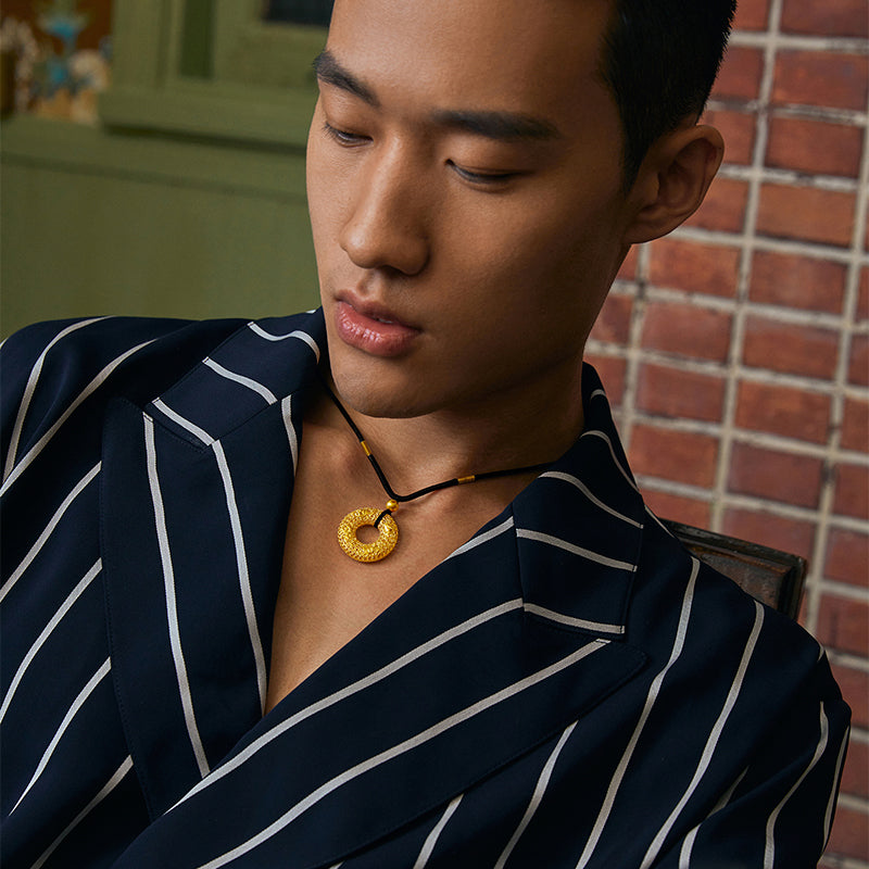 'Antiquity Gold' 999.9 24K Gold Pendant Necklace Peace Buckle 10.5-13.5g A049251