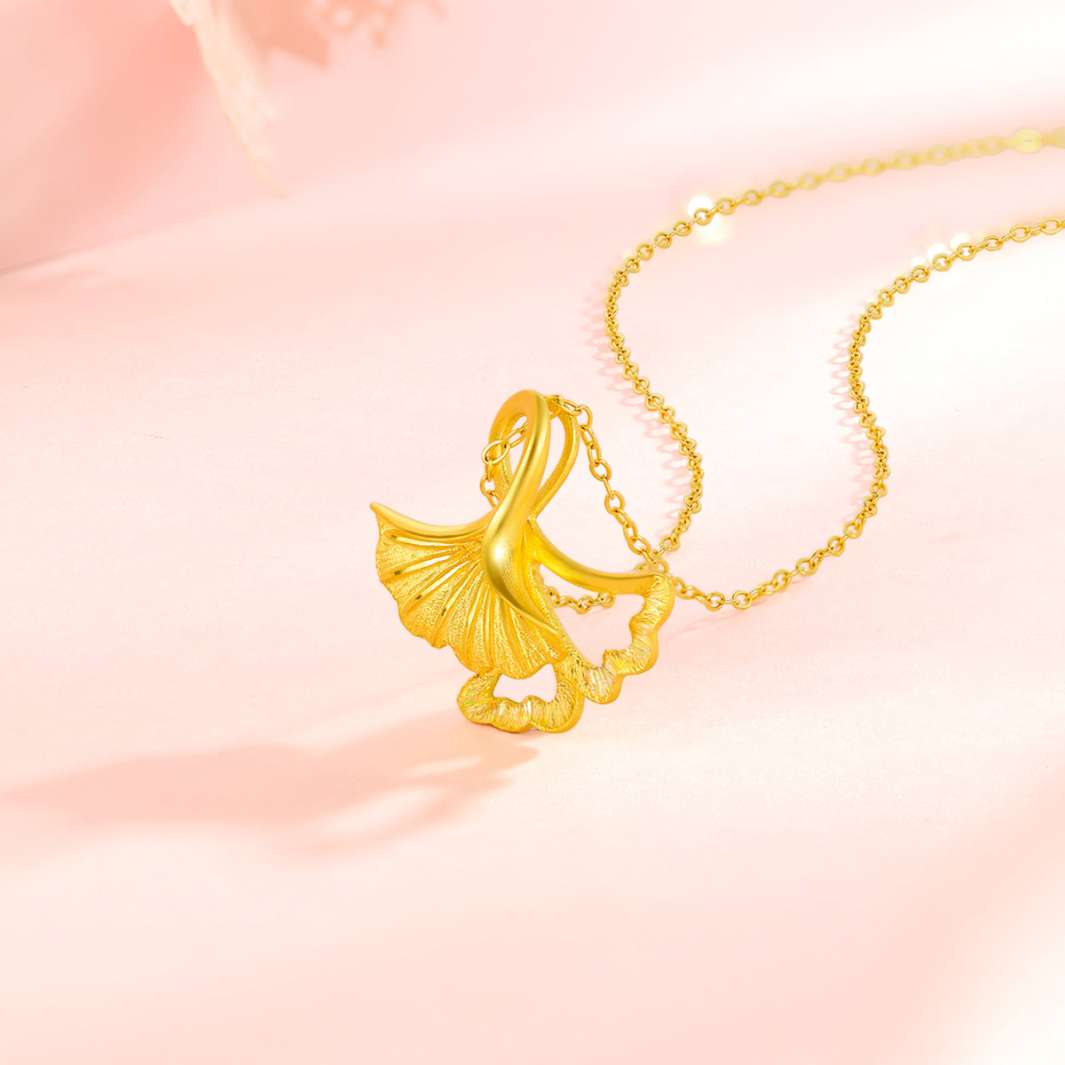 999 24K Gold Pendant Ginkgo leaf 1.45-1.85g A0412810