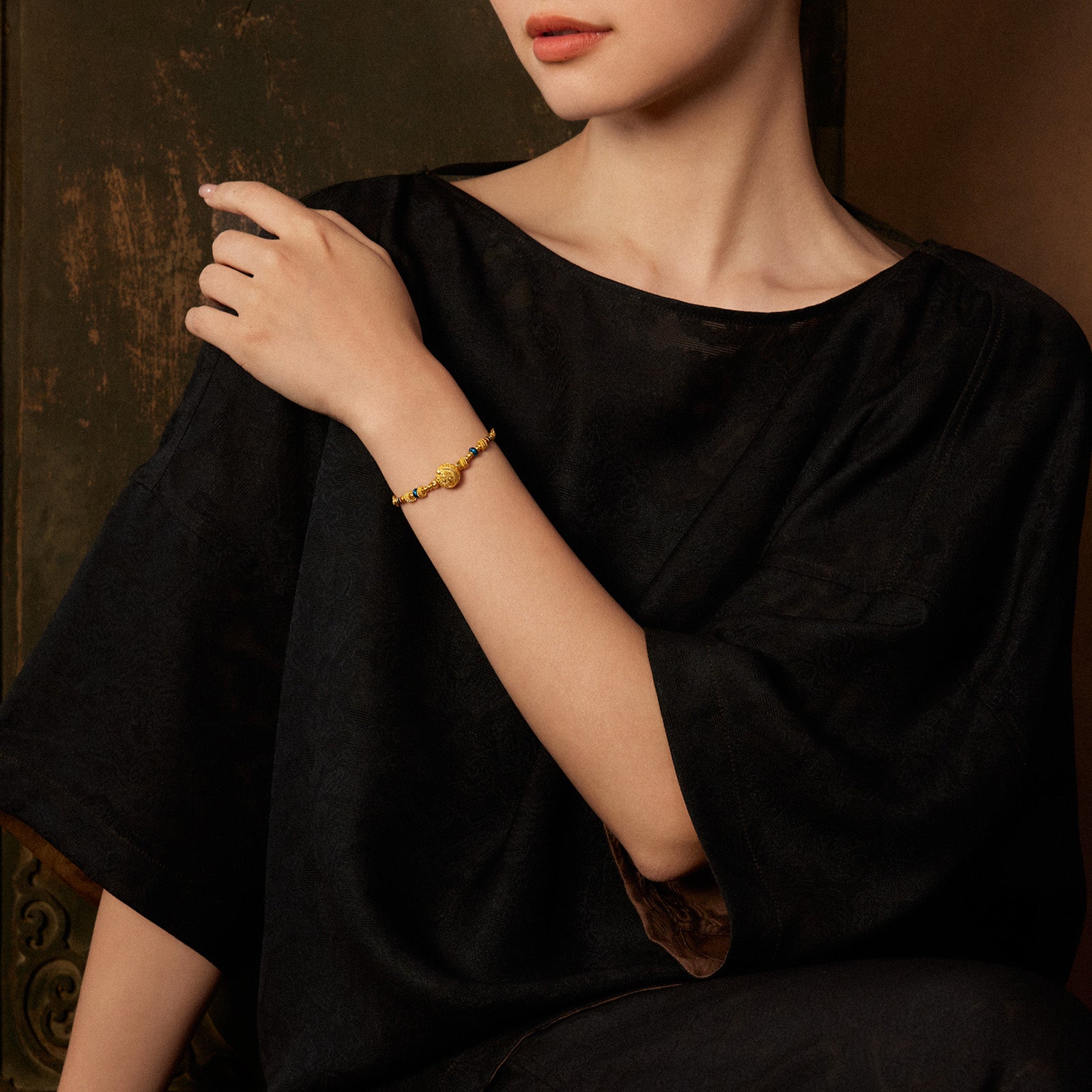 "Chinese Culture Collection - Wood Carving"  24K Gold String Bracelet   6.8-9.8g A1748377