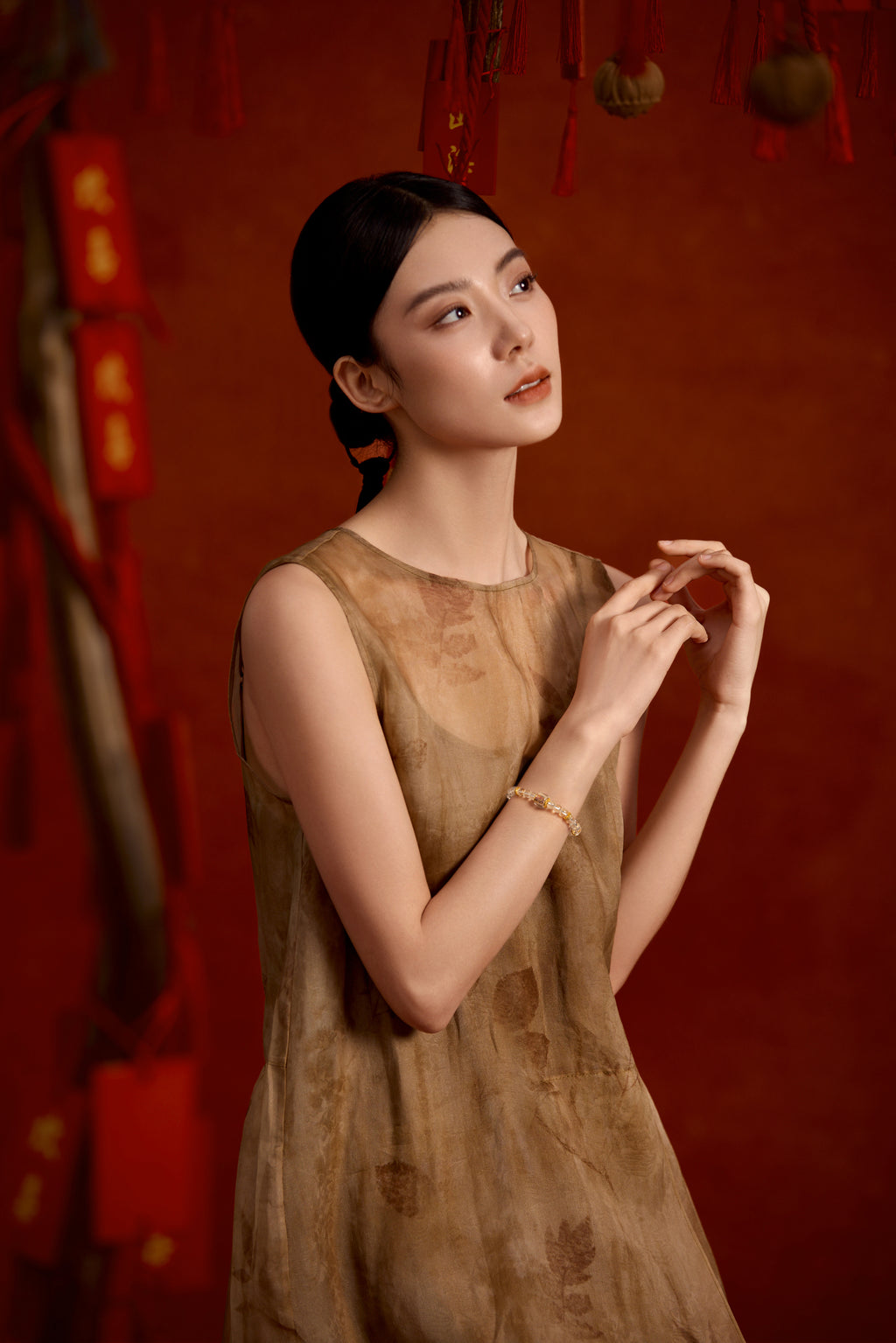 "Jiuhua Mountain" 24K Gold Crystal Bracelet 8.1-10.2g J1935605