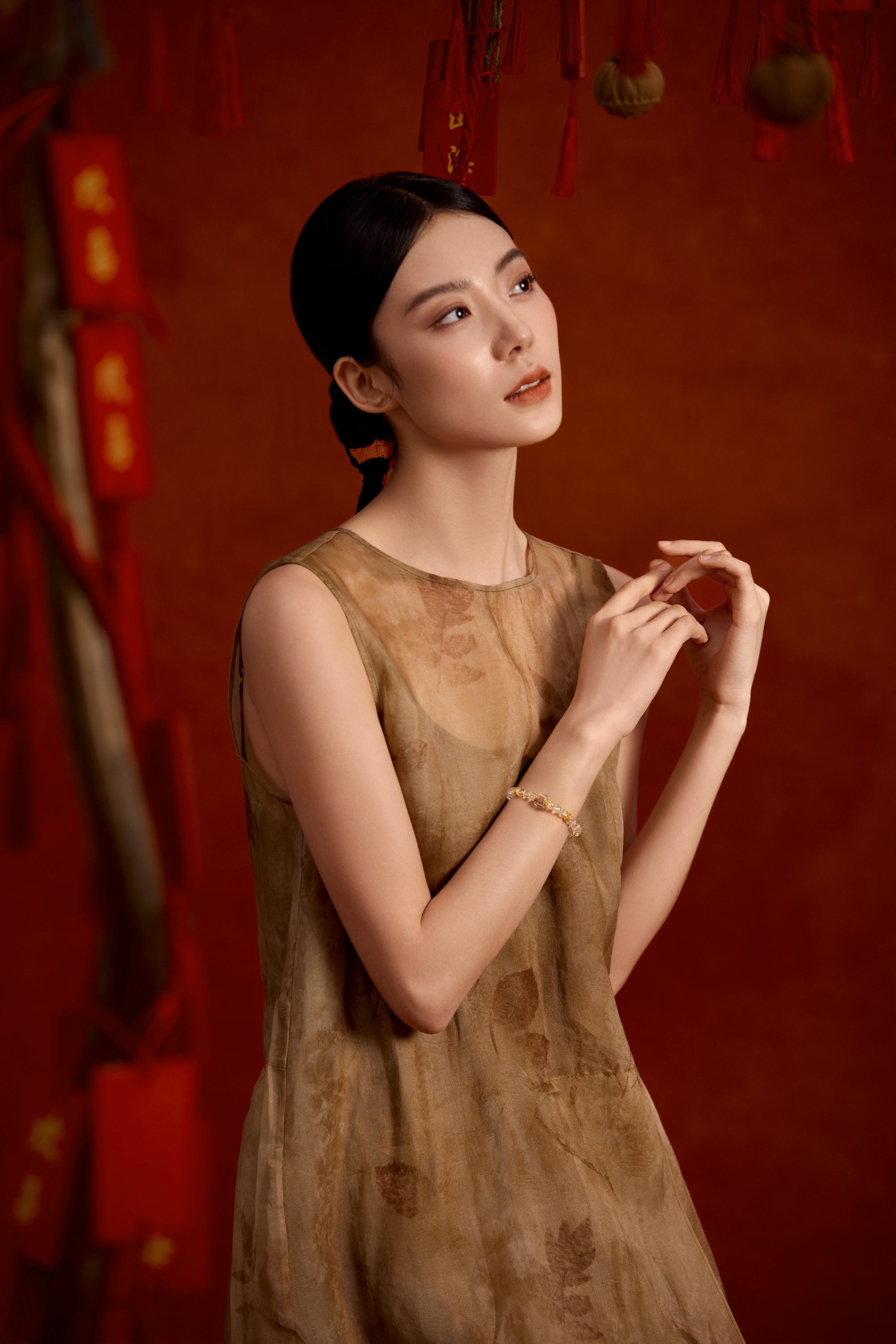 "Jiuhua Mountain" 24K Gold Crystal Bracelet 8.1-10.2g J1935605