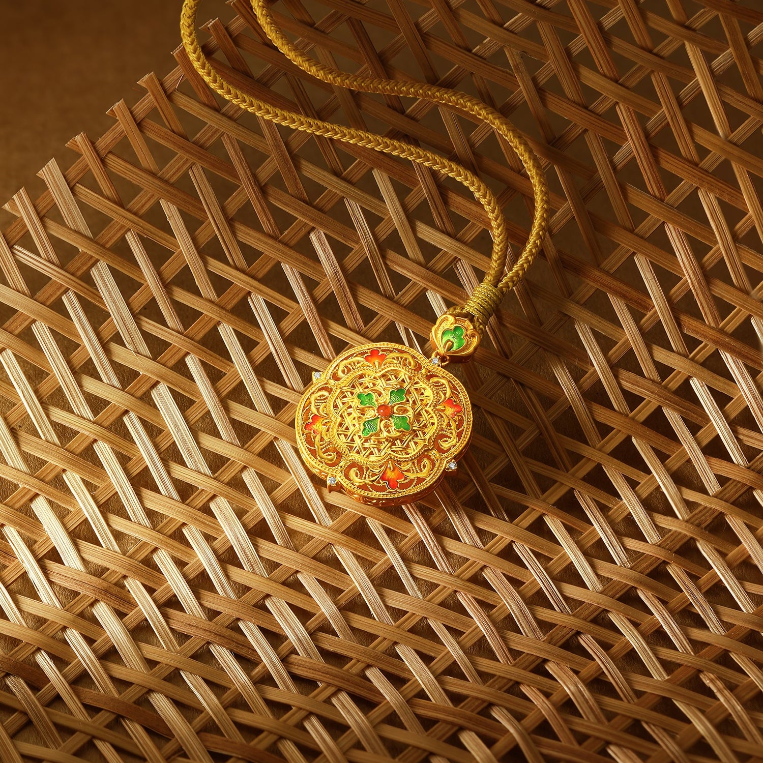 「中國文化系列 - 竹編」 24K金吊墜項鍊 鑽石 0.008克拉 花卉圖案 13.38-15.38克 W0423491
