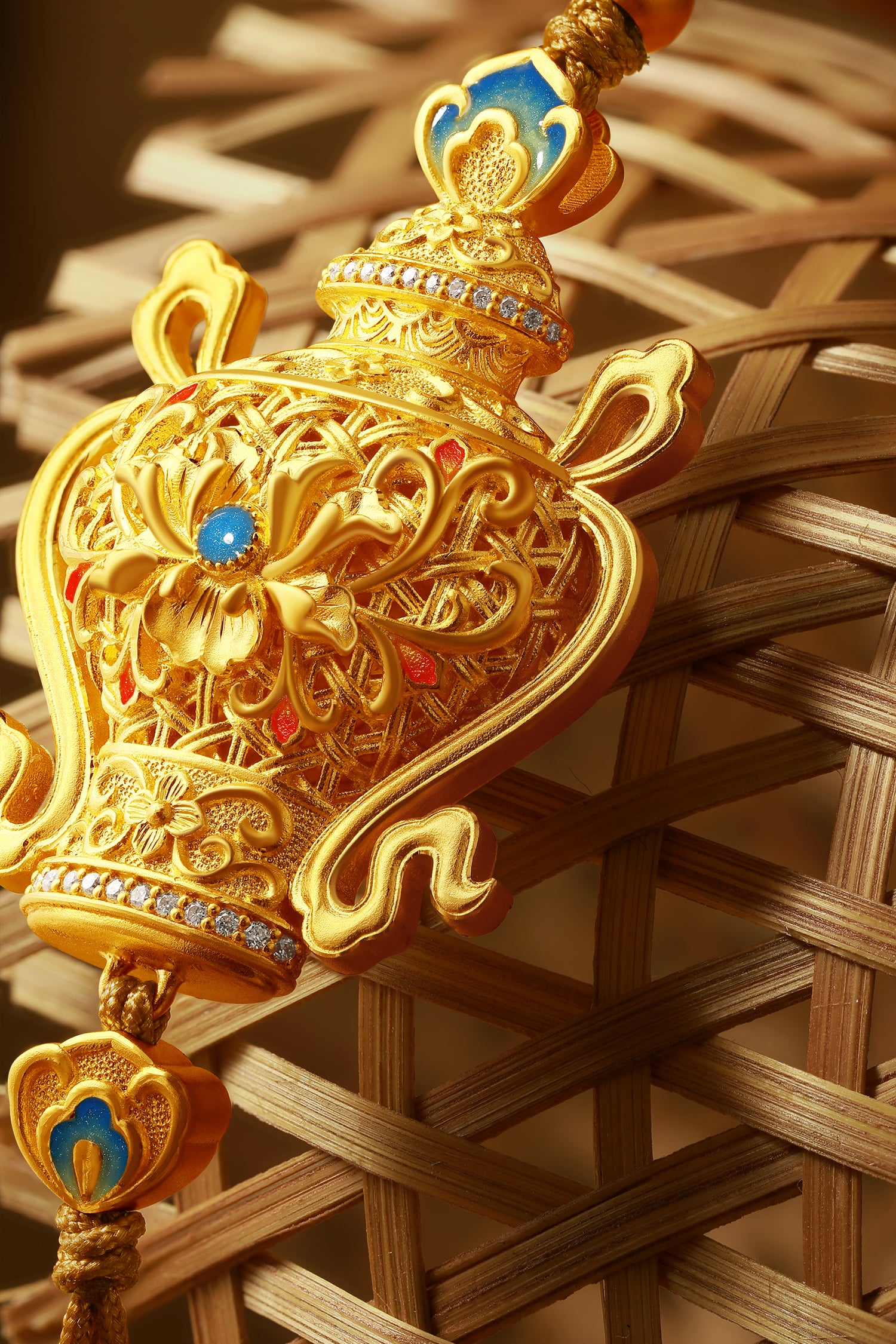 "Chinese Culture Collection - Woven Bamboo" 24K Gold Pendant Necklace Diamond 0.002ct Chinese Vase 20.1-22.1g W0423494