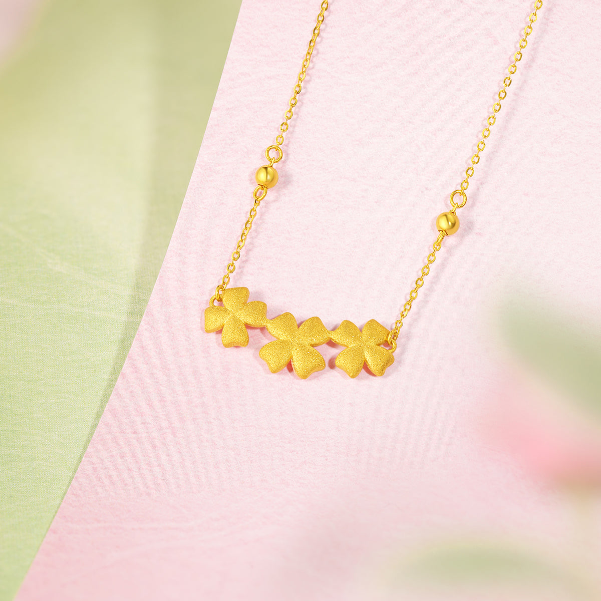 “Dream in the Garden” 24K Gold Pendant Necklace Flower 3.7-4g A0614963