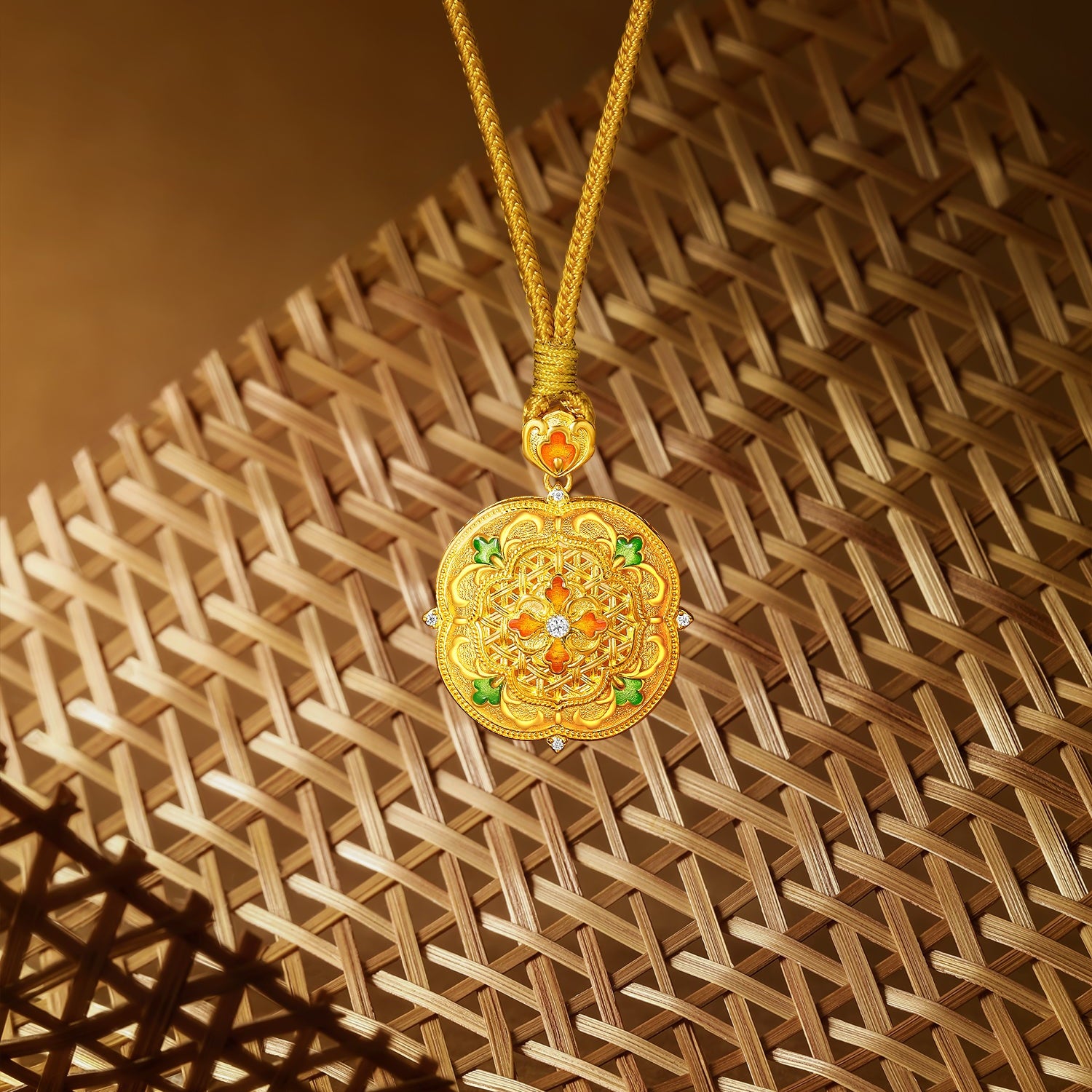 「中國文化系列 - 竹編」 24K金吊墜項鍊 鑽石 0.008克拉 花卉圖案 13.38-15.38克 W0423491