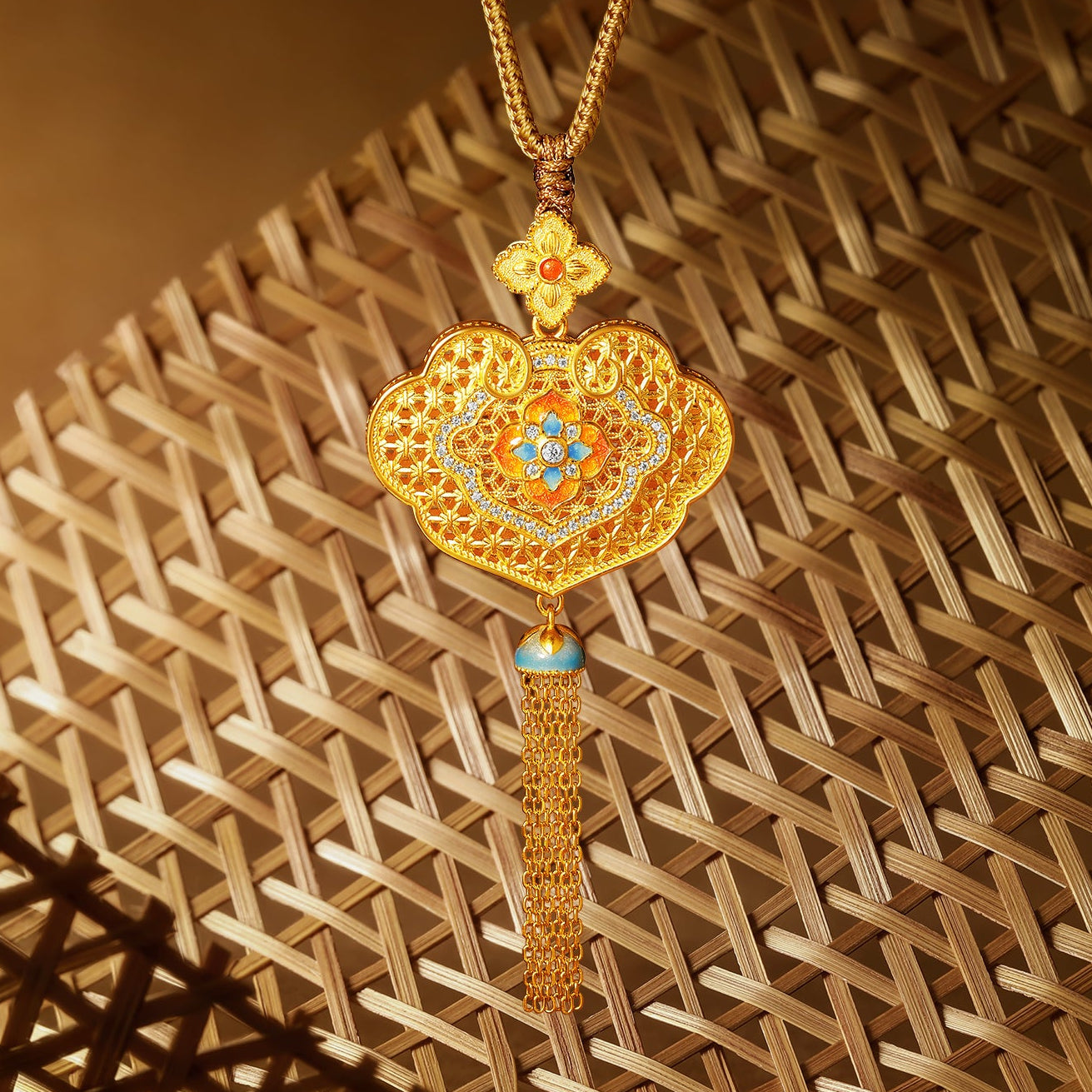 "Chinese Culture Collection - Woven Bamboo" 24K Gold Pendant Necklace Diamond 0.003ct 0.004ct Flora 16.05-18.05g W0423514