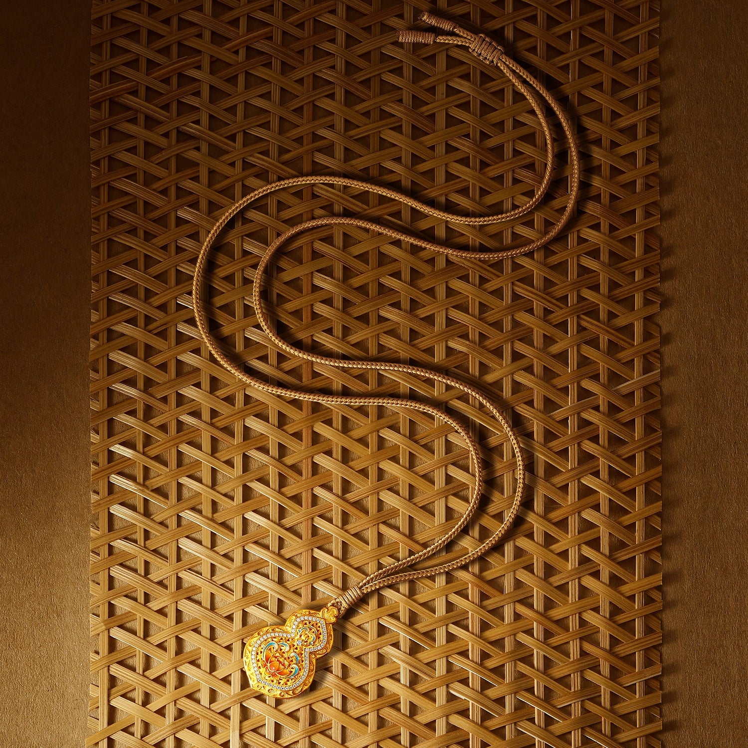 「中國文化系列 - 竹編」 24K金吊墜項鍊 鑽石0.004克拉 葫蘆形吊墜 12.5-14.5克 W0423488