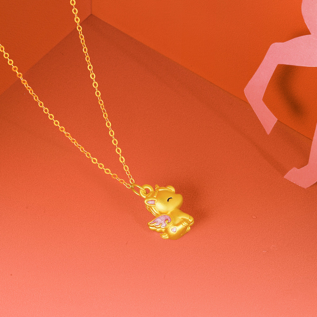 「馬年」24K金馬形吊墜，重1.2-1.4克，貨號A0415742