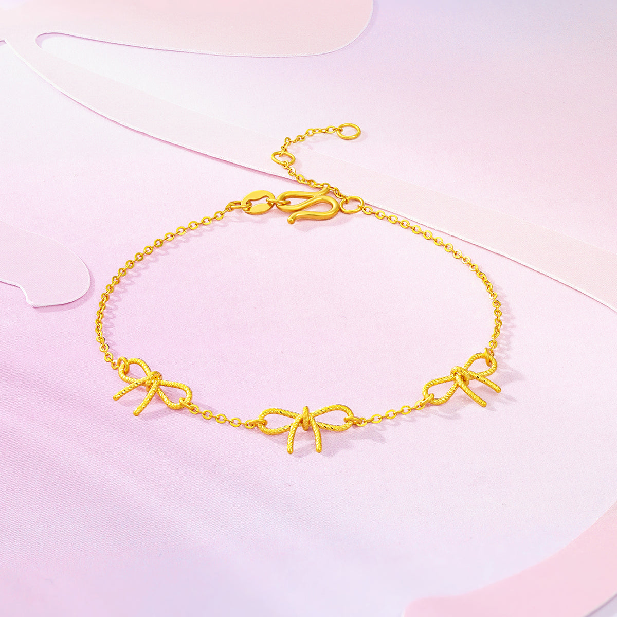"Girl's Worries" 24K Gold Chain Bracelet Bow 2.02-2.42g A0715487