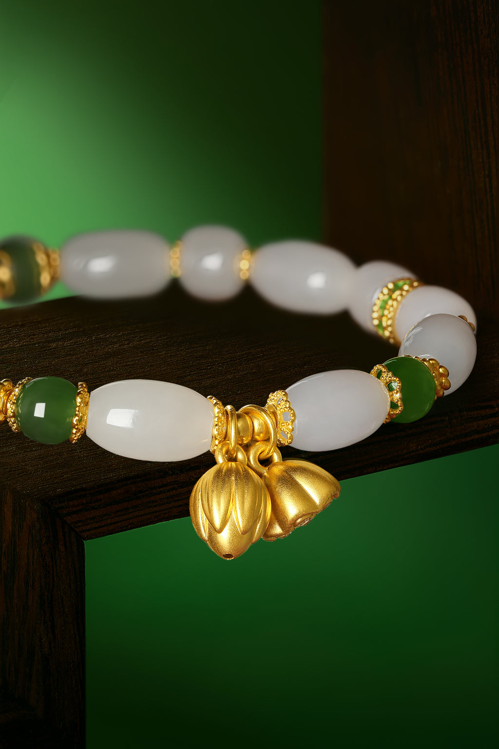 "Chinese Culture Collection - Dan Qing" 24K Gold Beaded Bracelet Hetian Jade 6.8-7.3*10.5-11mm Diamond 0.009ct 5.8-6.3mm Lotus 2.9-4.5g Y1940427