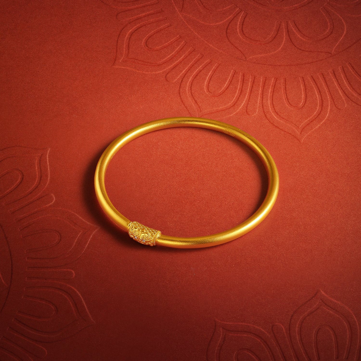 "Jiuhua Mountain" 24K Gold Diamond Lotus Closed Bangle W1034749