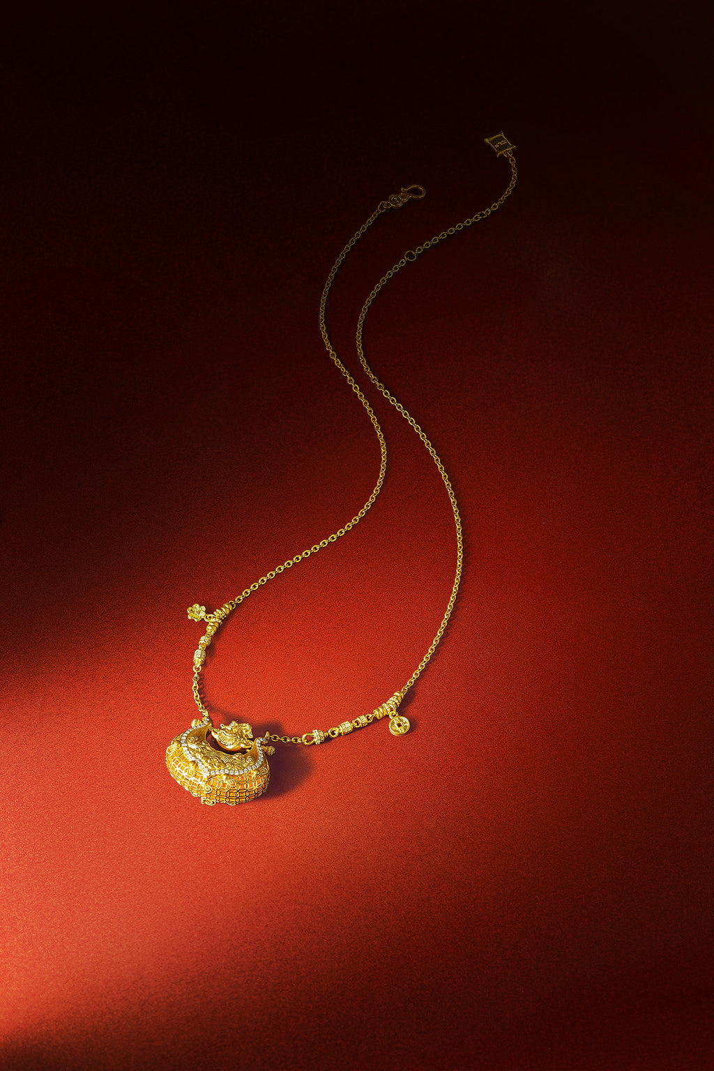 "Chinese Culture Collection - Dan Qing" 24K Gold Pendant Necklace Diamond 0.0029ct Ruyi 26-30g W0640503