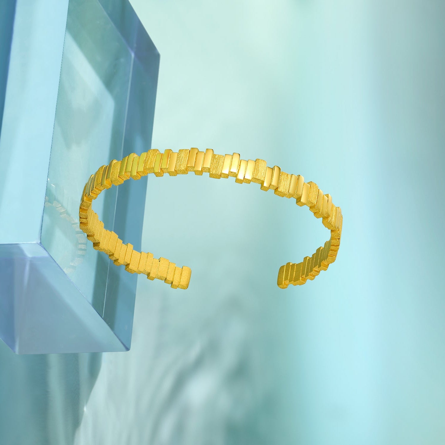 "ZHOU LIU FU X Johnny Huang"  24K Gold Bangle Bracelet  23-28g A1011606