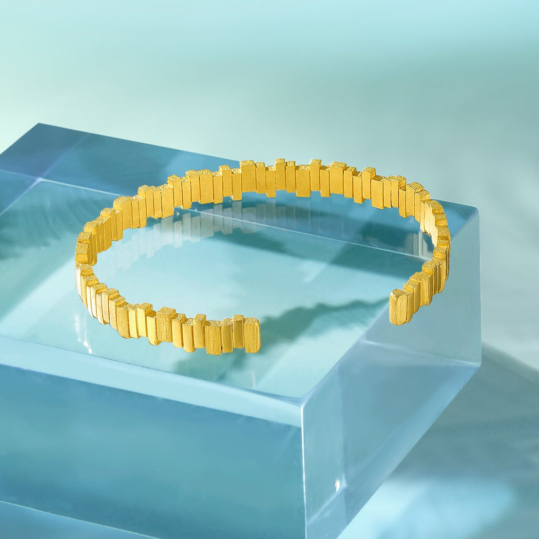 "ZHOU LIU FU X Johnny Huang"  24K Gold Bangle Bracelet  23-28g A1011606