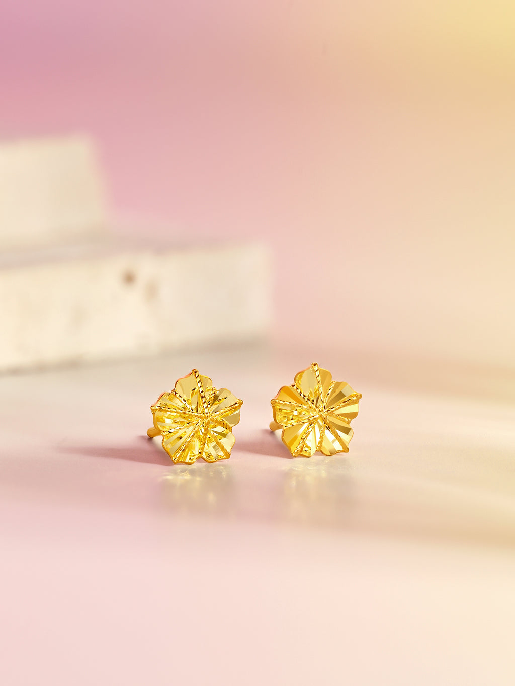 "Infinite" 24K Gold Earrings Star 1.15-1.45g A0910860