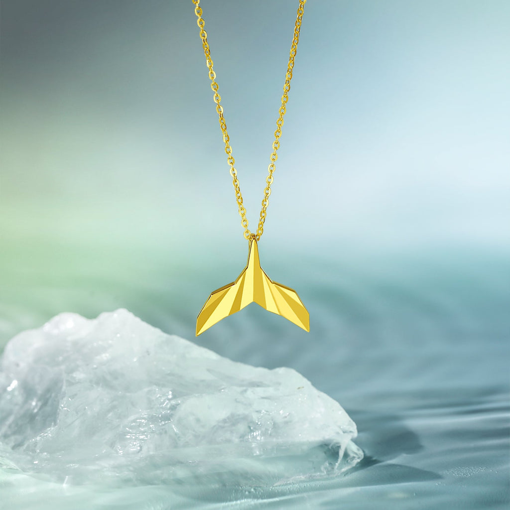 "ZHOU LIU FU X Johnny Huang"  24K Gold Pendant Whale tail 2.5-2.8g A0411514