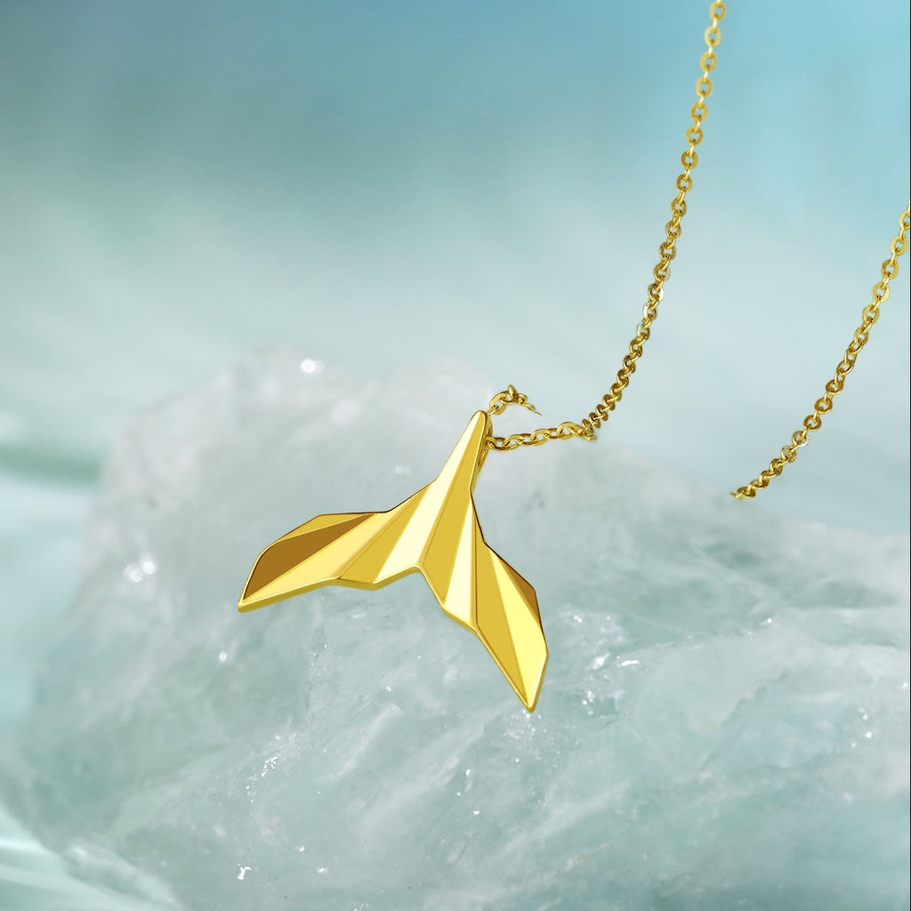 "ZHOU LIU FU X Johnny Huang"  24K Gold Pendant Whale tail 2.5-2.8g A0411514