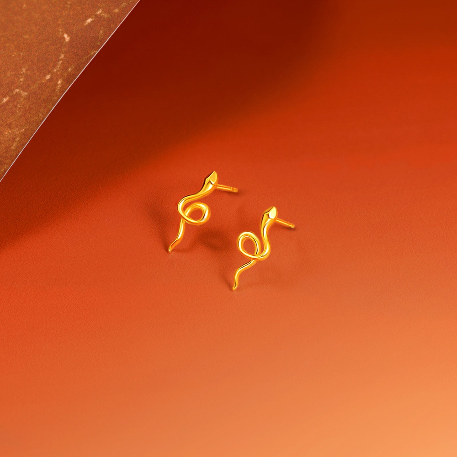 "Chinese Zodiac Snake" 18K Yellow Gold Earrings Snake 1.25-1.55g C0914074