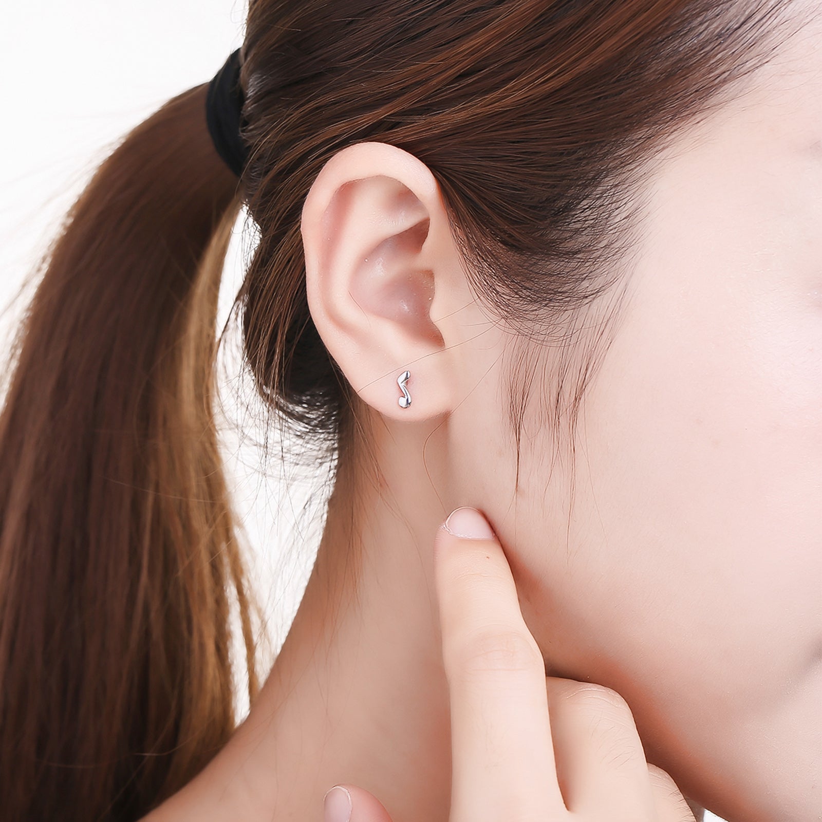 950 Platinum Earrings 1.2-1.4g PT092069